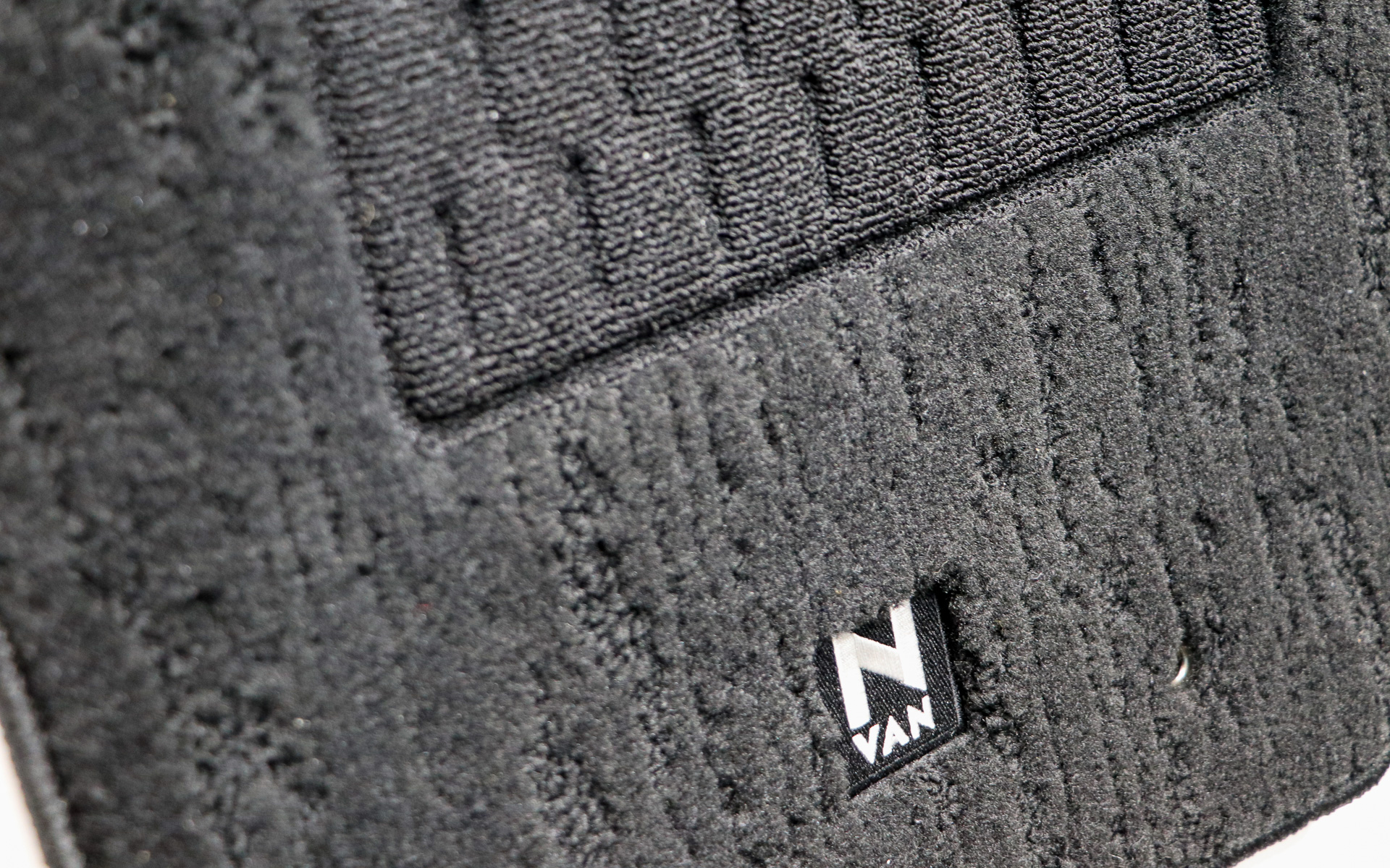 リサイクルPETを素材として採用した「フロアカーペットマット」