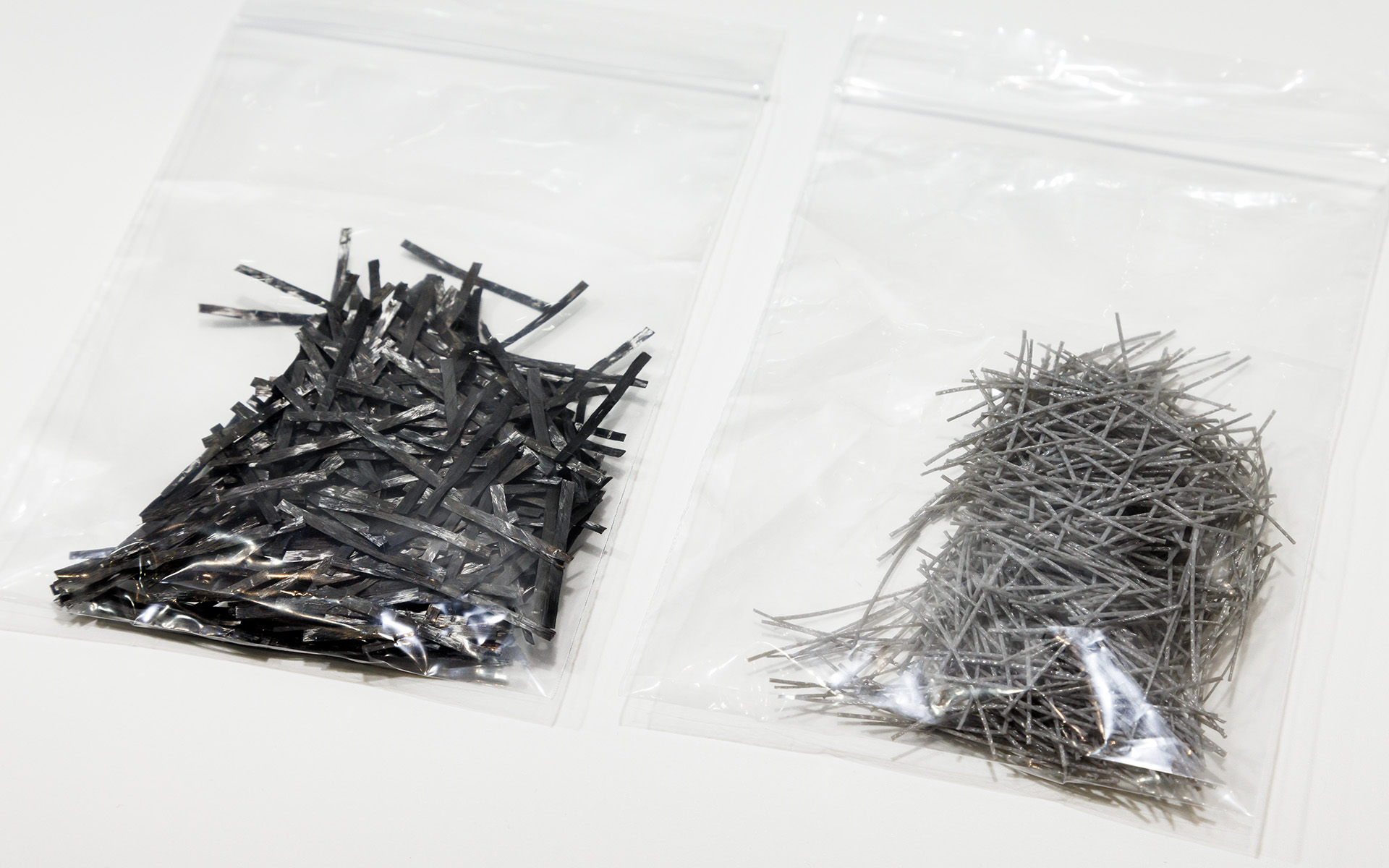 カーボン端材をコンクリートに混ぜ込むことで曲げ靱性が大幅に向上する