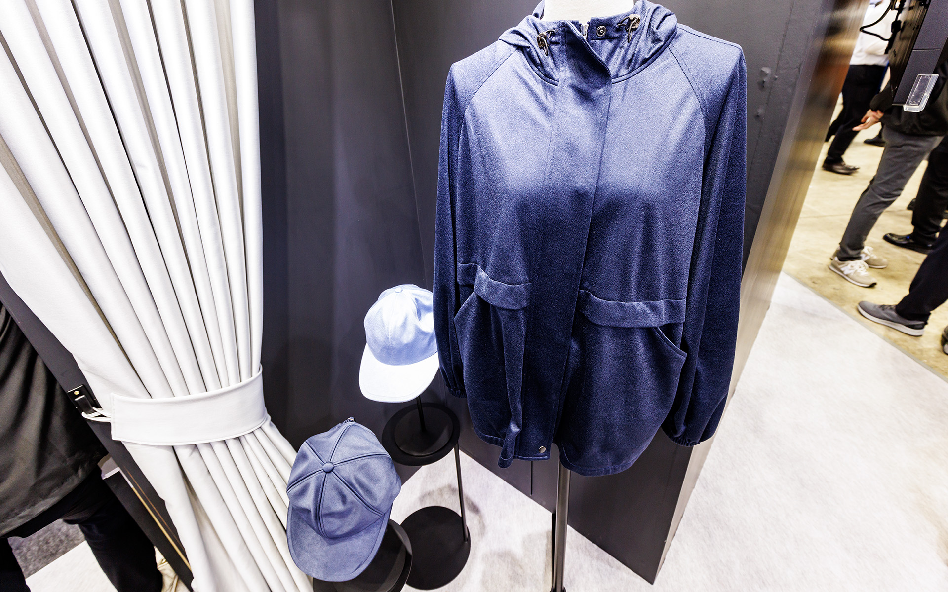 アパレルにも展開が可能