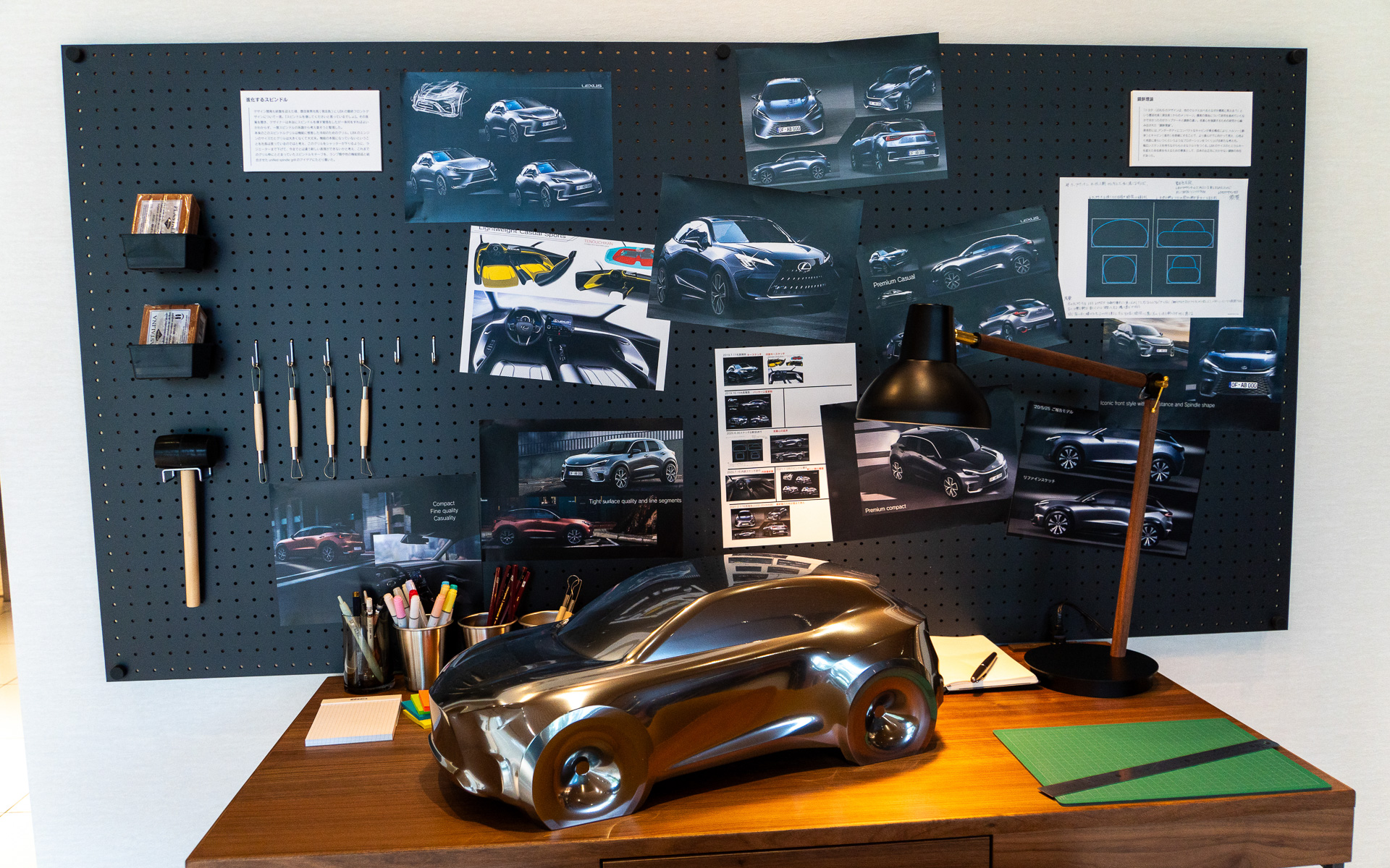 初期デザインなども展示される