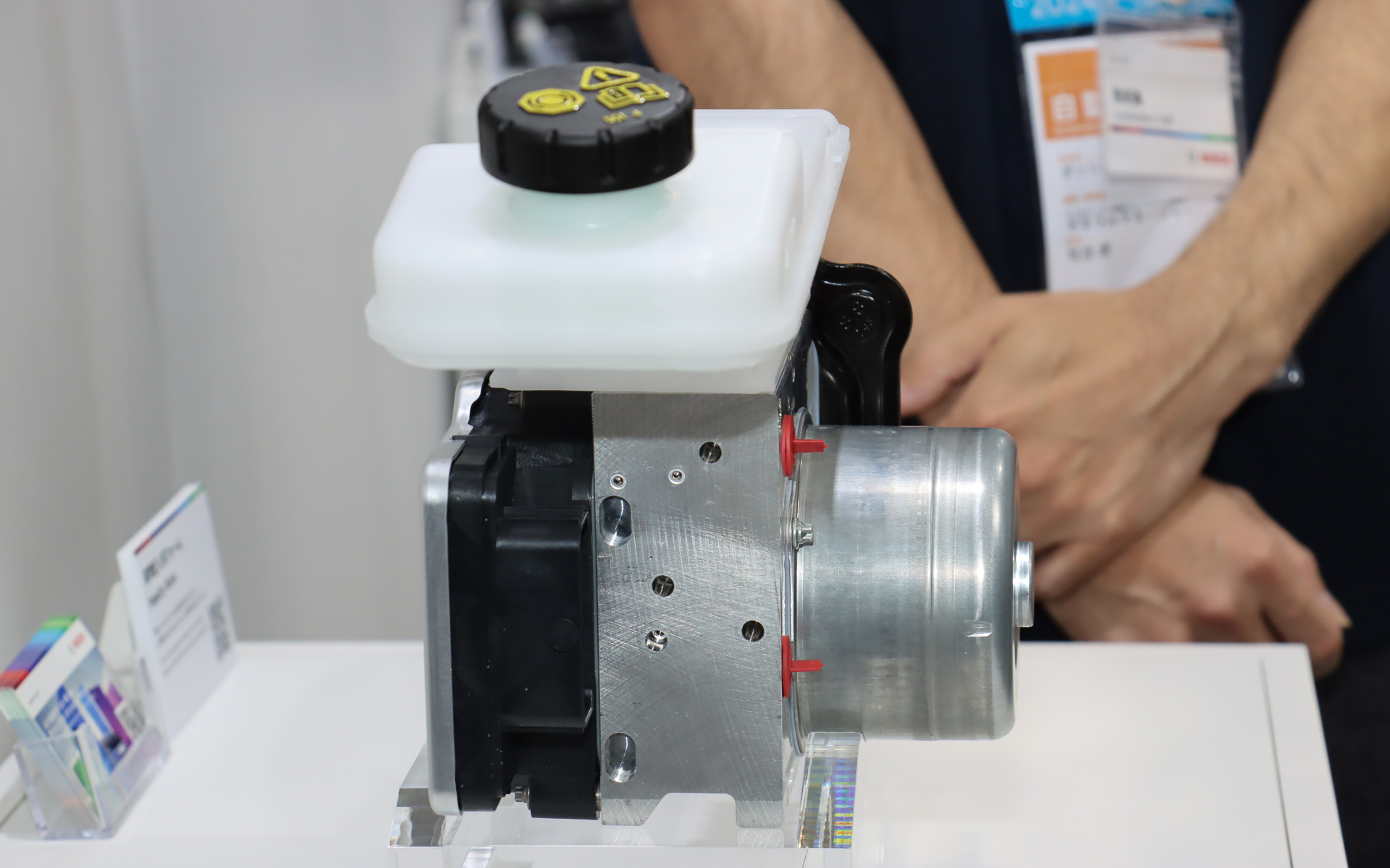 コントロールユニットも一体化している