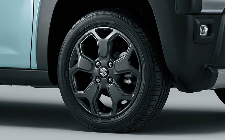 15インチアルミホイール（ブラックメタリック）