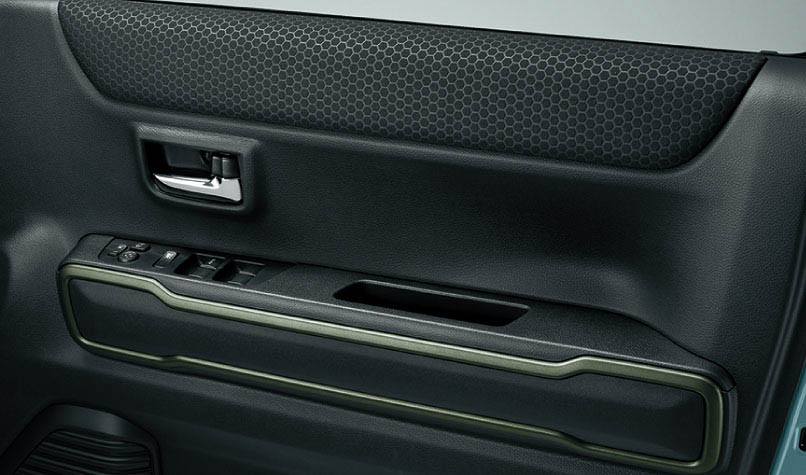 ドアトリムカラーガーニッシュ（マットカーキ）＆ドアトリムクロス（フロントドア）