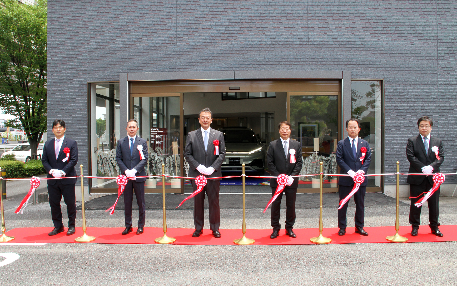 テープカットも行なわれた