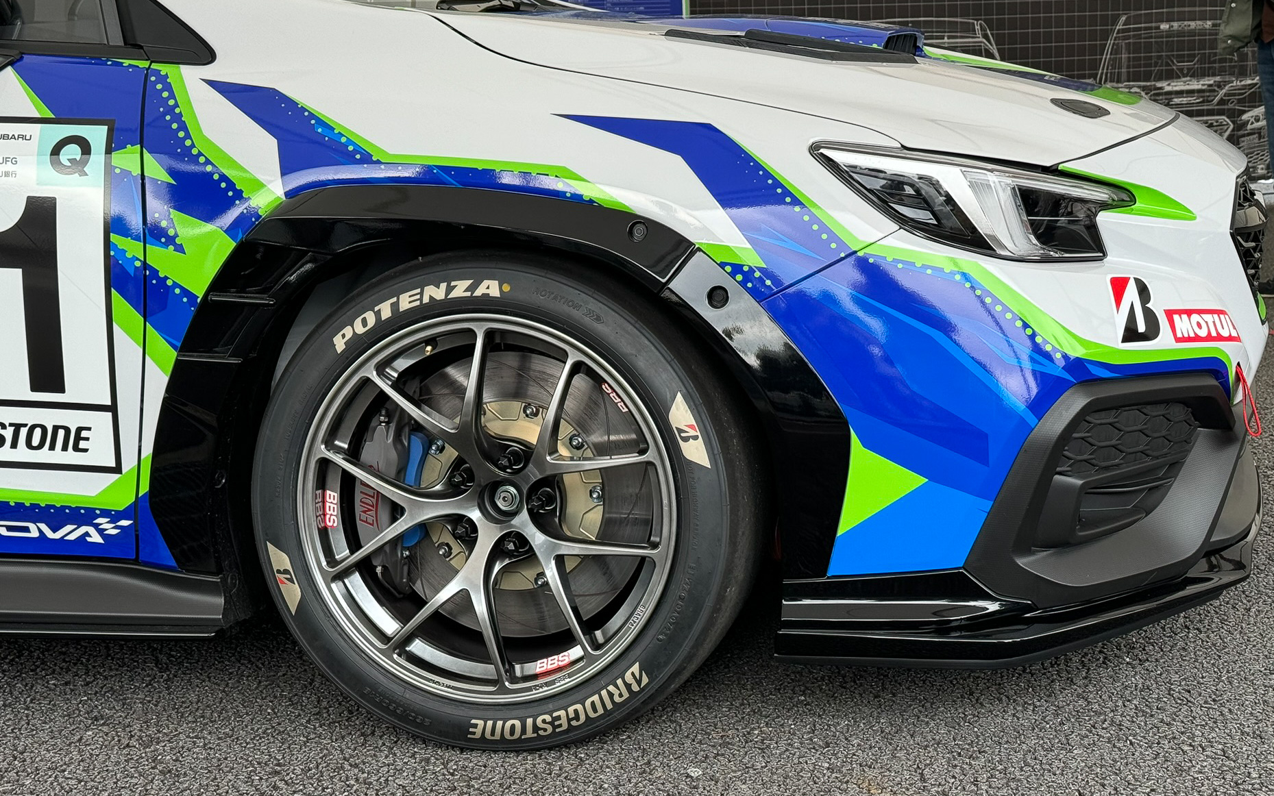 オーバーフェンダーは3次元プリンタで作り上げた一品もの。空力解析にはスバルの航空宇宙部門も協力する