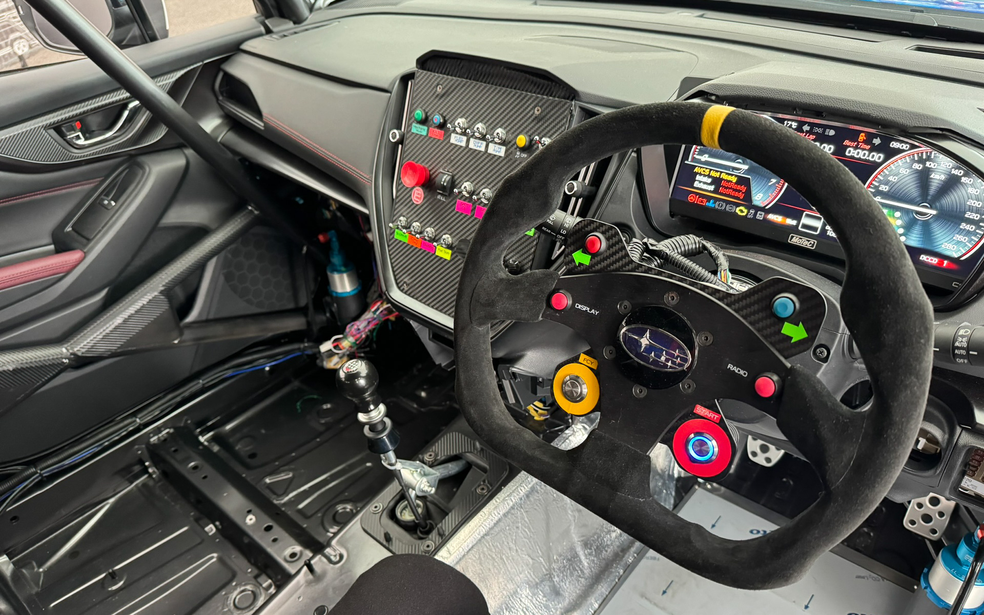 新型車両のコクピット