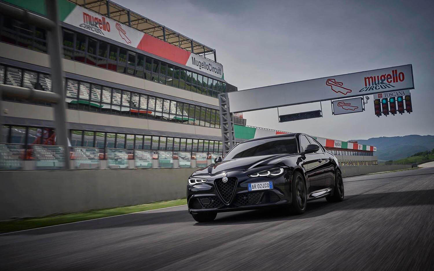 ジュリア クアドリフォリオ スーペル スポルト