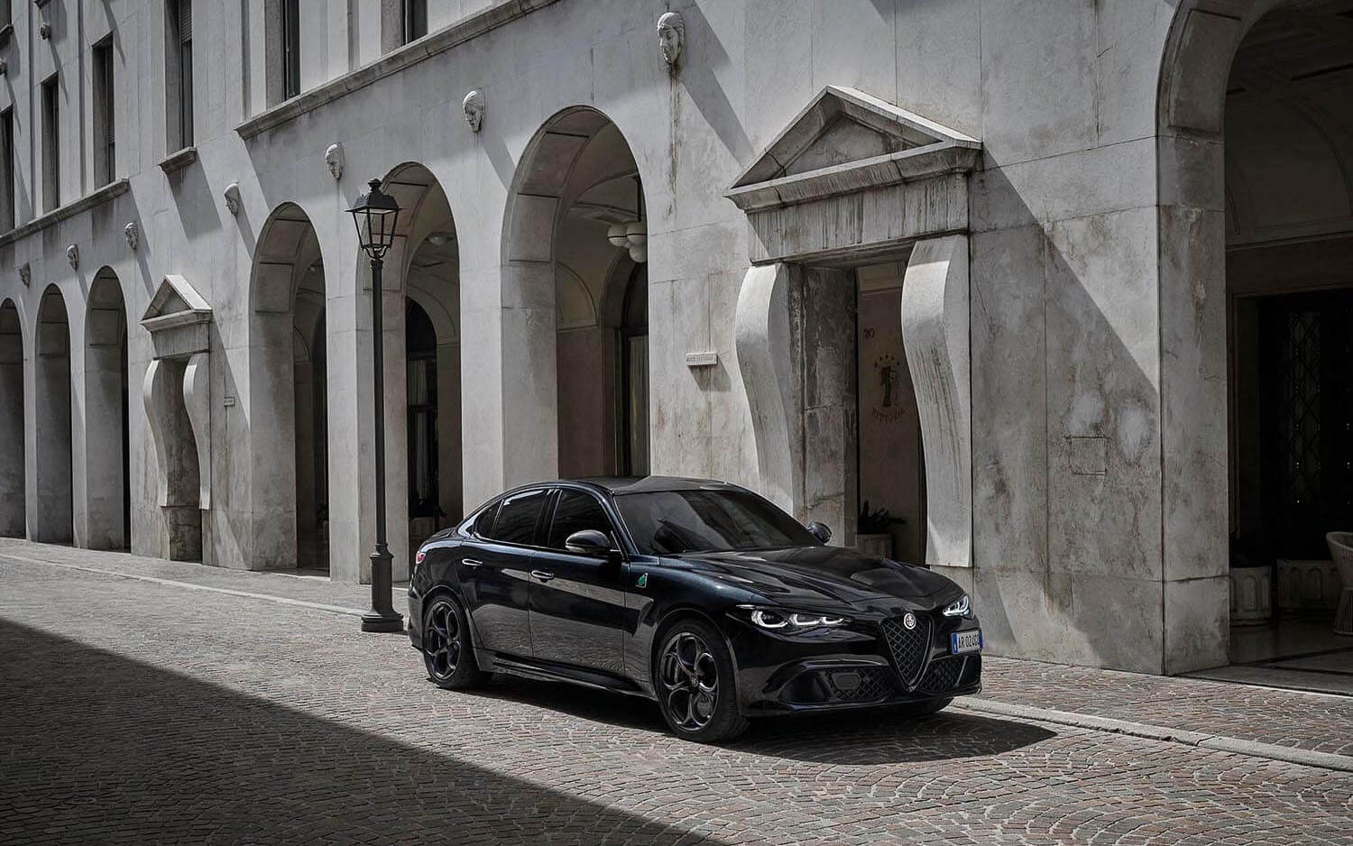 ジュリア クアドリフォリオ スーペル スポルト