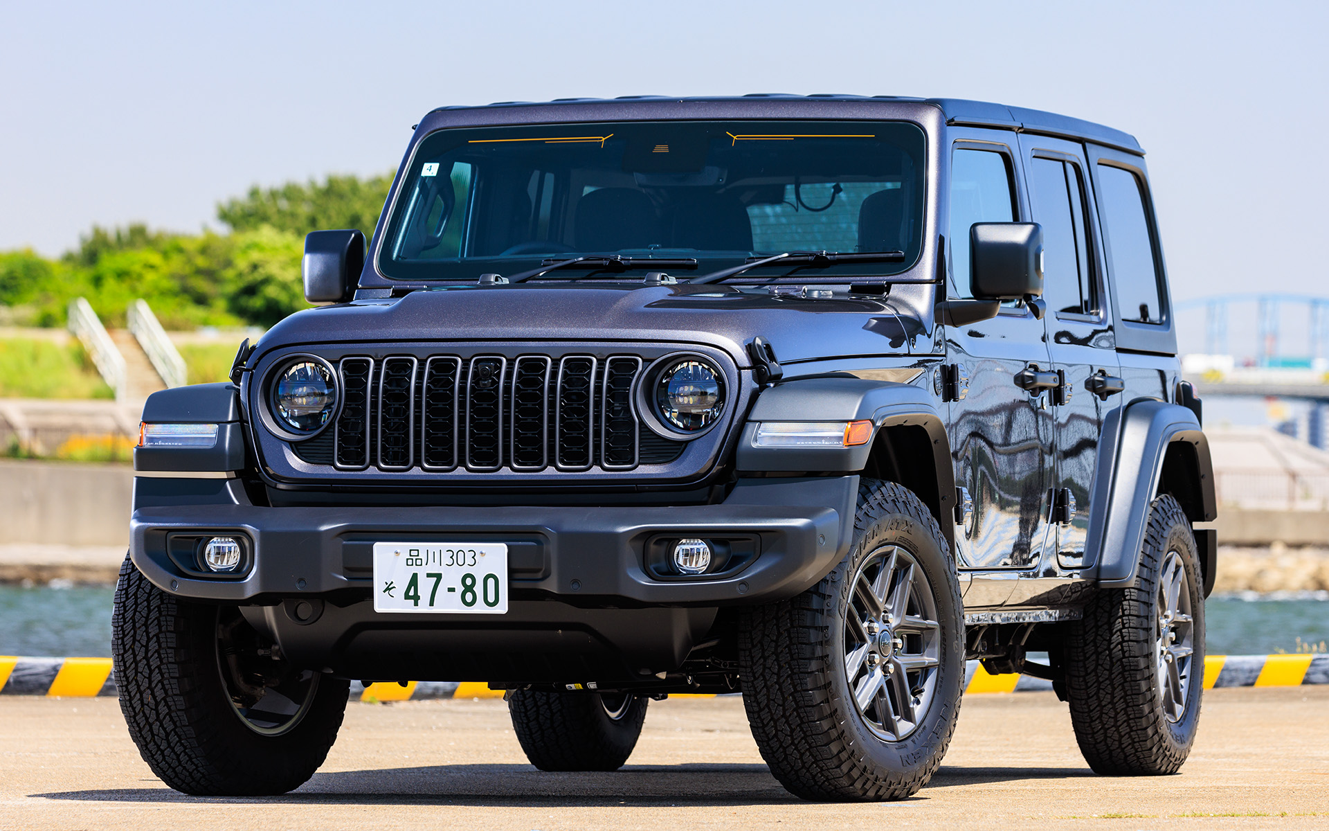 今回試乗したのはエントリーグレードのラングラー アンリミテッド スポーツ。価格は799万円