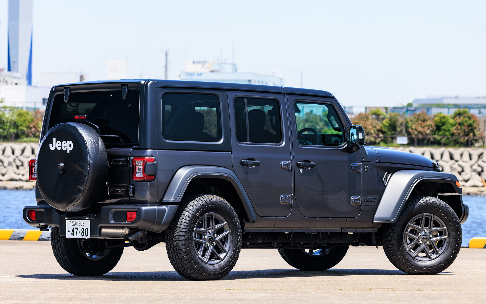 アンリミテッド スポーツはJL型の日本導入時にはラインアップされていたものの、一時ラインアップから姿を消していたグレード。今回、エントリーモデルとして再導入された