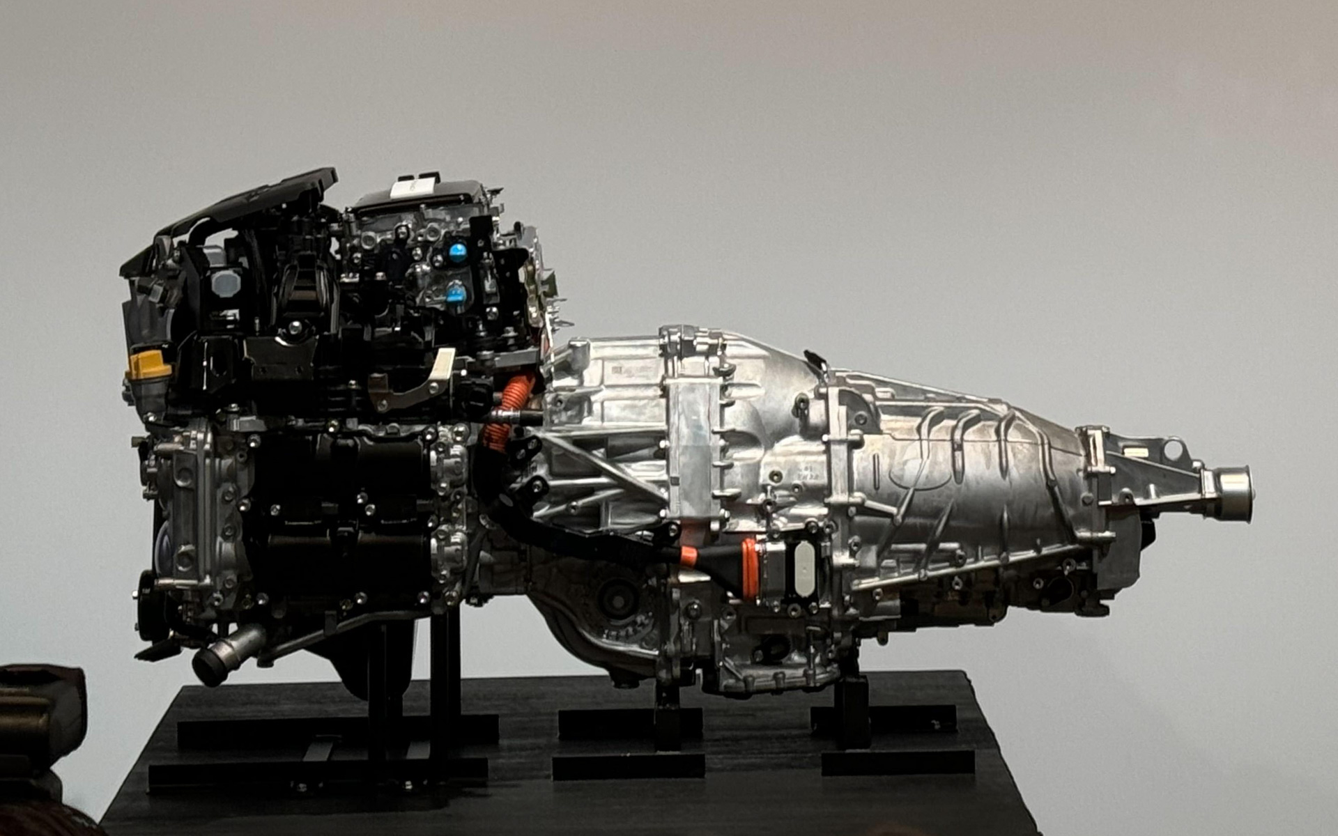 スバルの新型ハイブリッドシステム