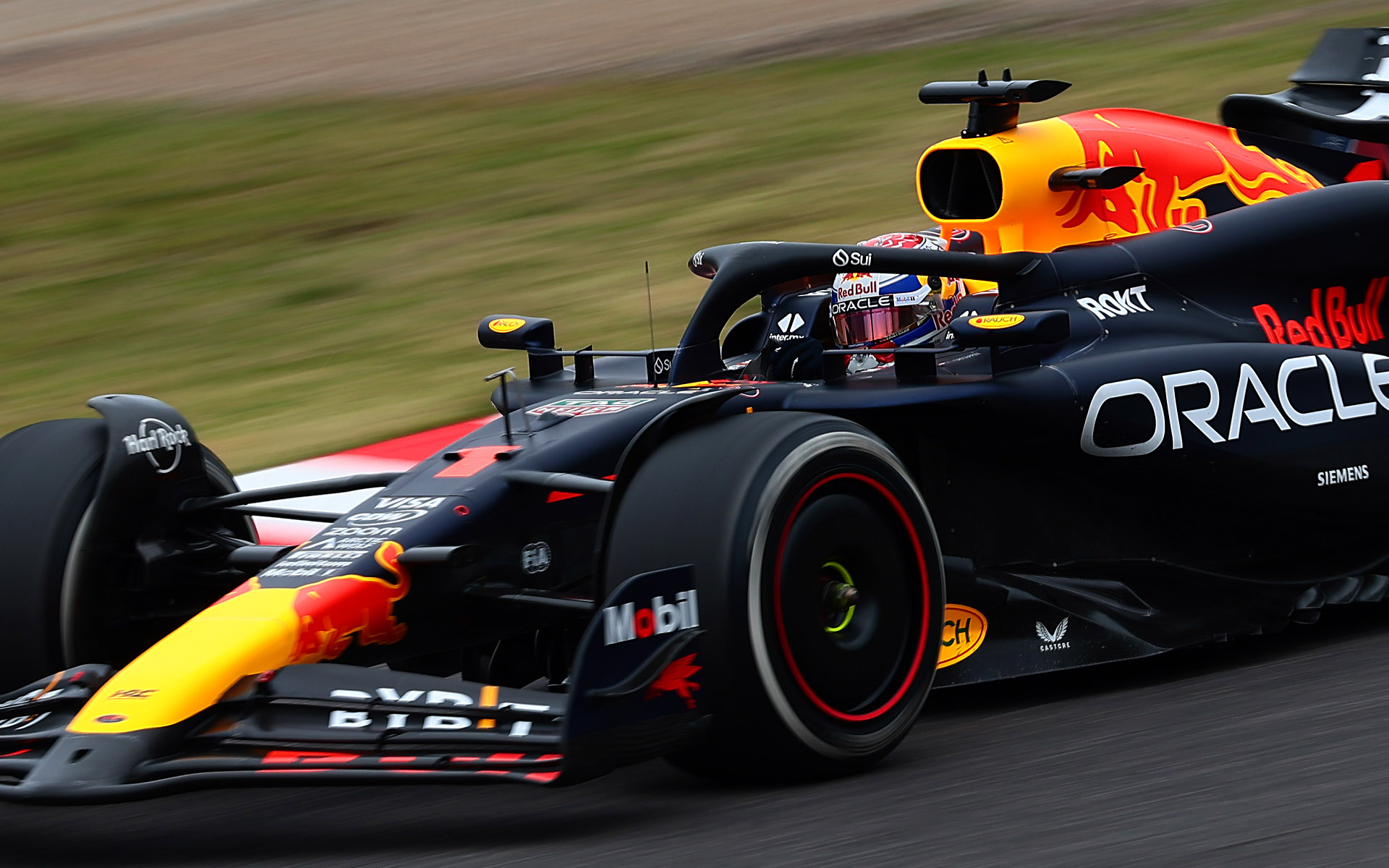 FP1、逆バンクのカメラマンエリアから撮影。レンズはRF200-800mm F6.3-9 IS USM