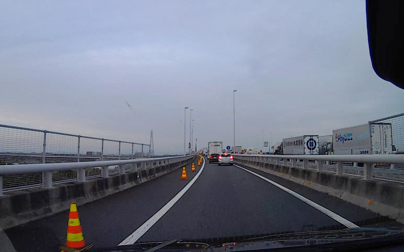 伊勢湾岸道、湾岸長島ICで渋滞に合流