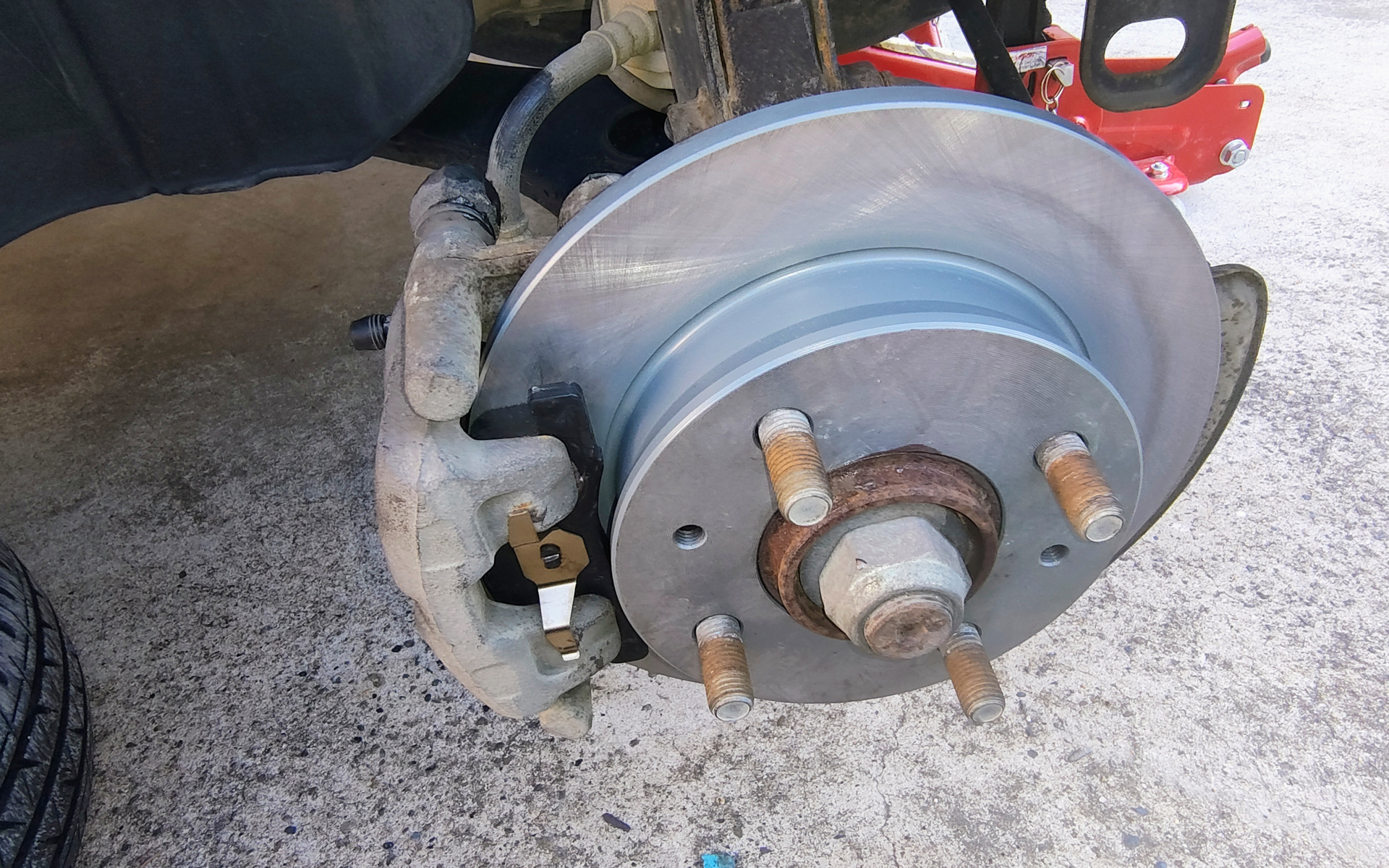 ブレーキパッドとローターを新品交換