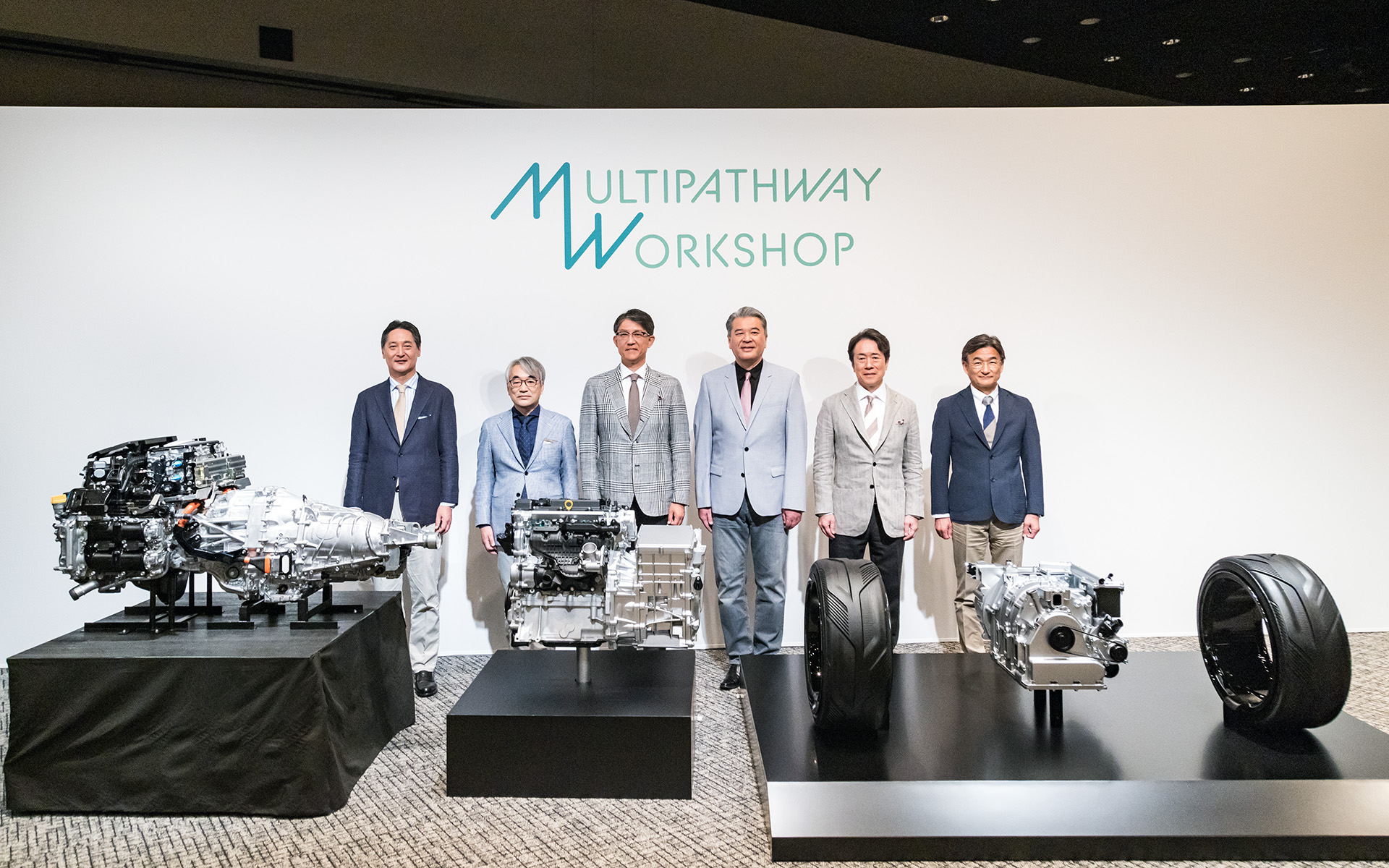 トヨタ、マツダ、スバル3社トップがプレゼンテーションを行なった「マルチパスウェイワークショップ」