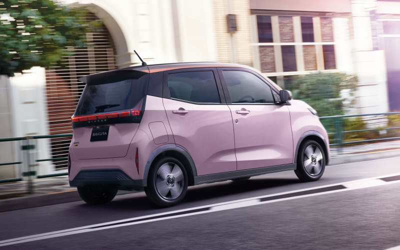 日産、「サクラ」と90周年記念車を一部仕様向上 外板色に華やかな