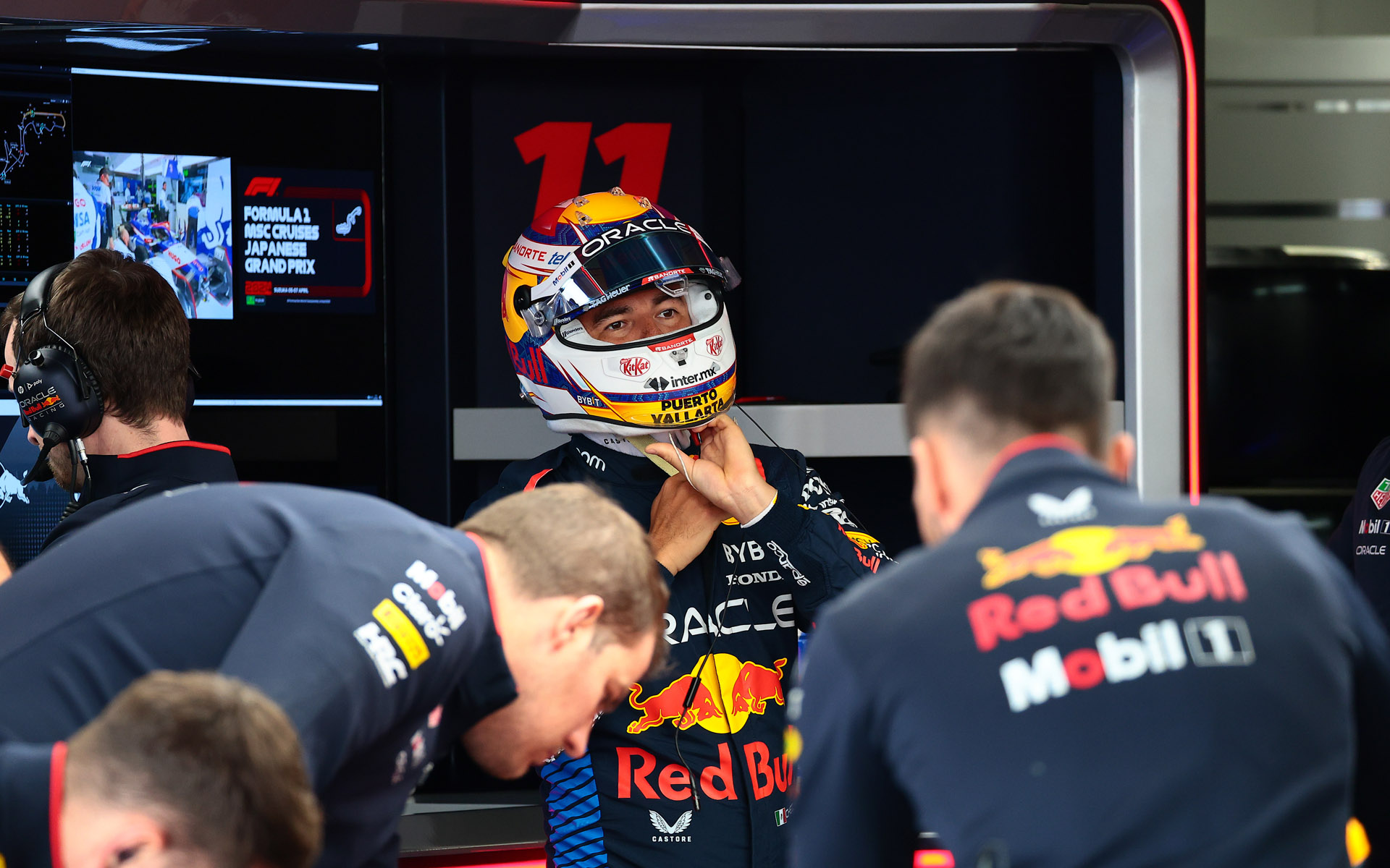 ヘルメットを着用