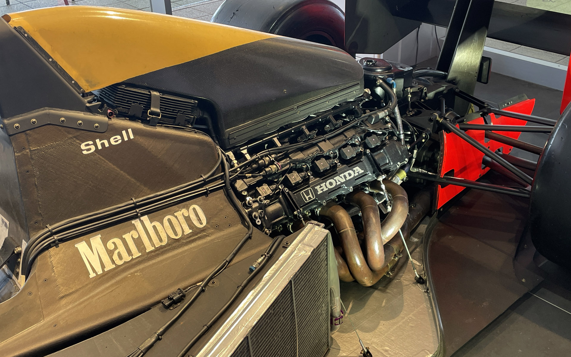 エンジンはRA100E