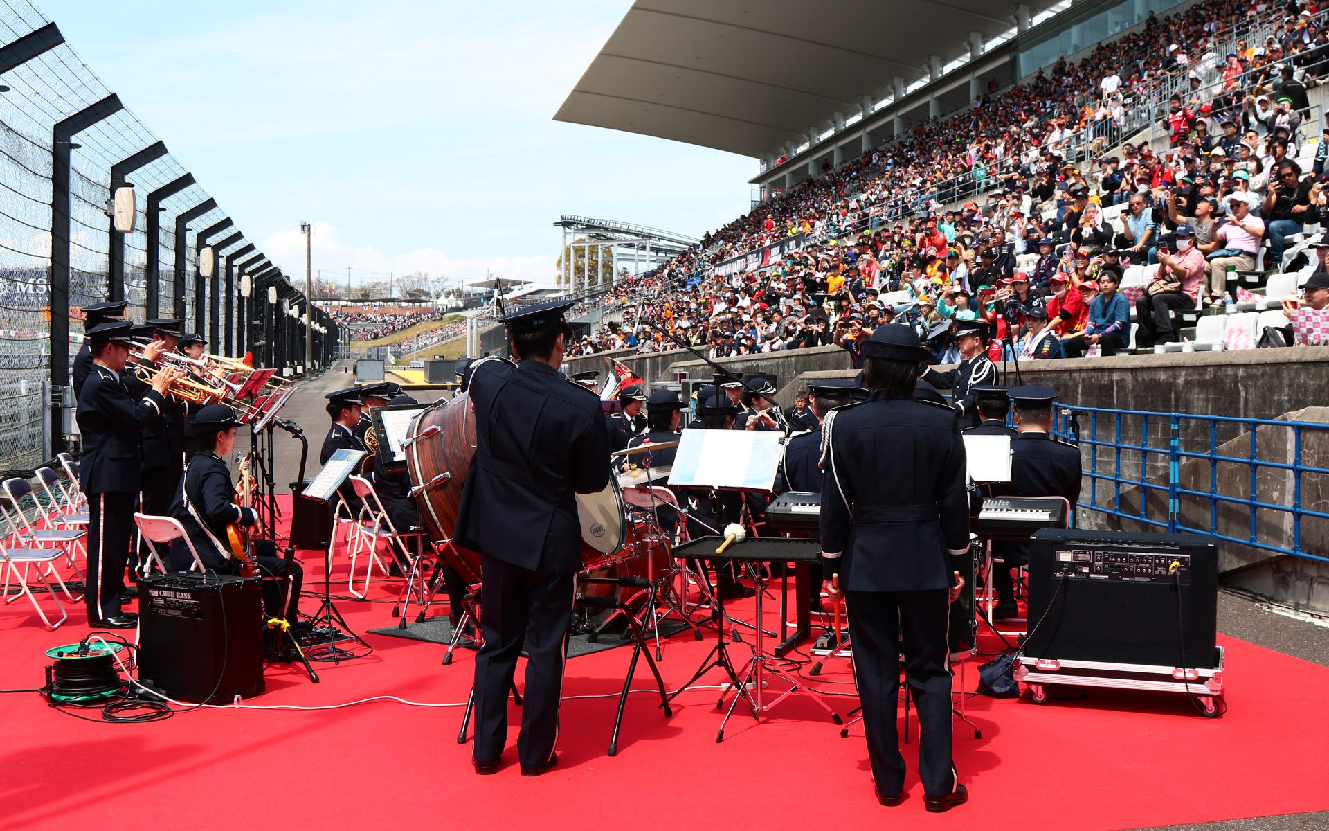 航空自衛隊中部航空音楽隊が生演奏