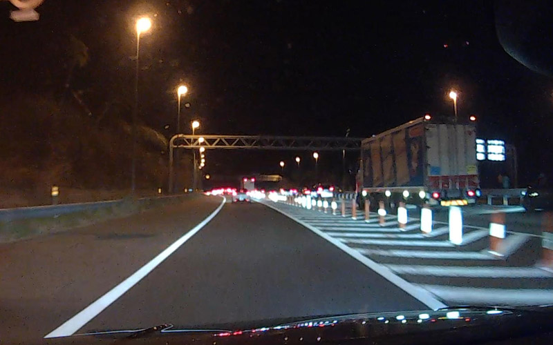 東名阪道の合流するところはノロノロ