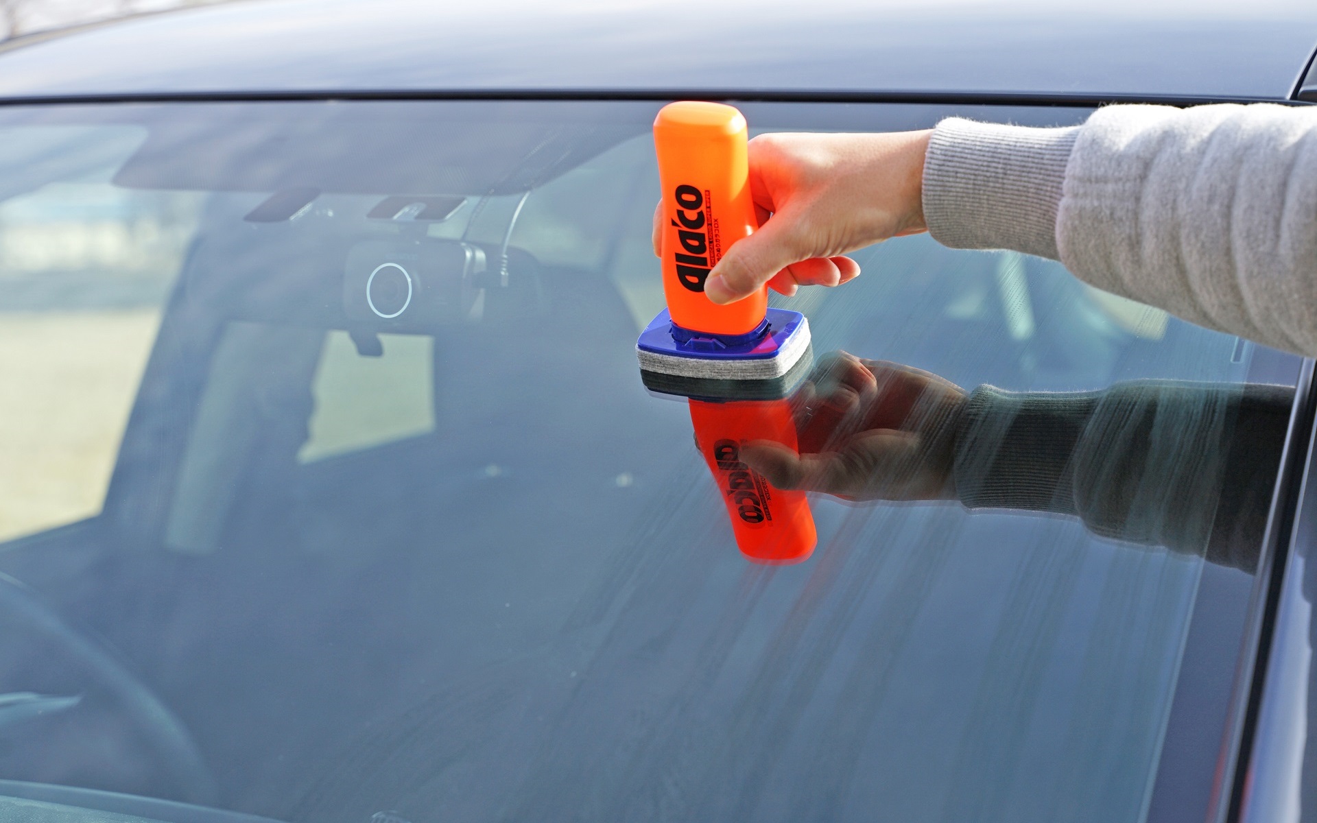 首振りヘッドで曲面にも塗りやすい