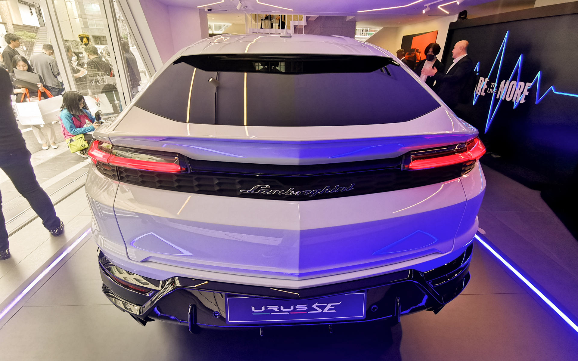 ボディサイズは5123×2181×1638mm（全長×全幅×全高）全幅はミラーを含む。ホイールベースは3003mm