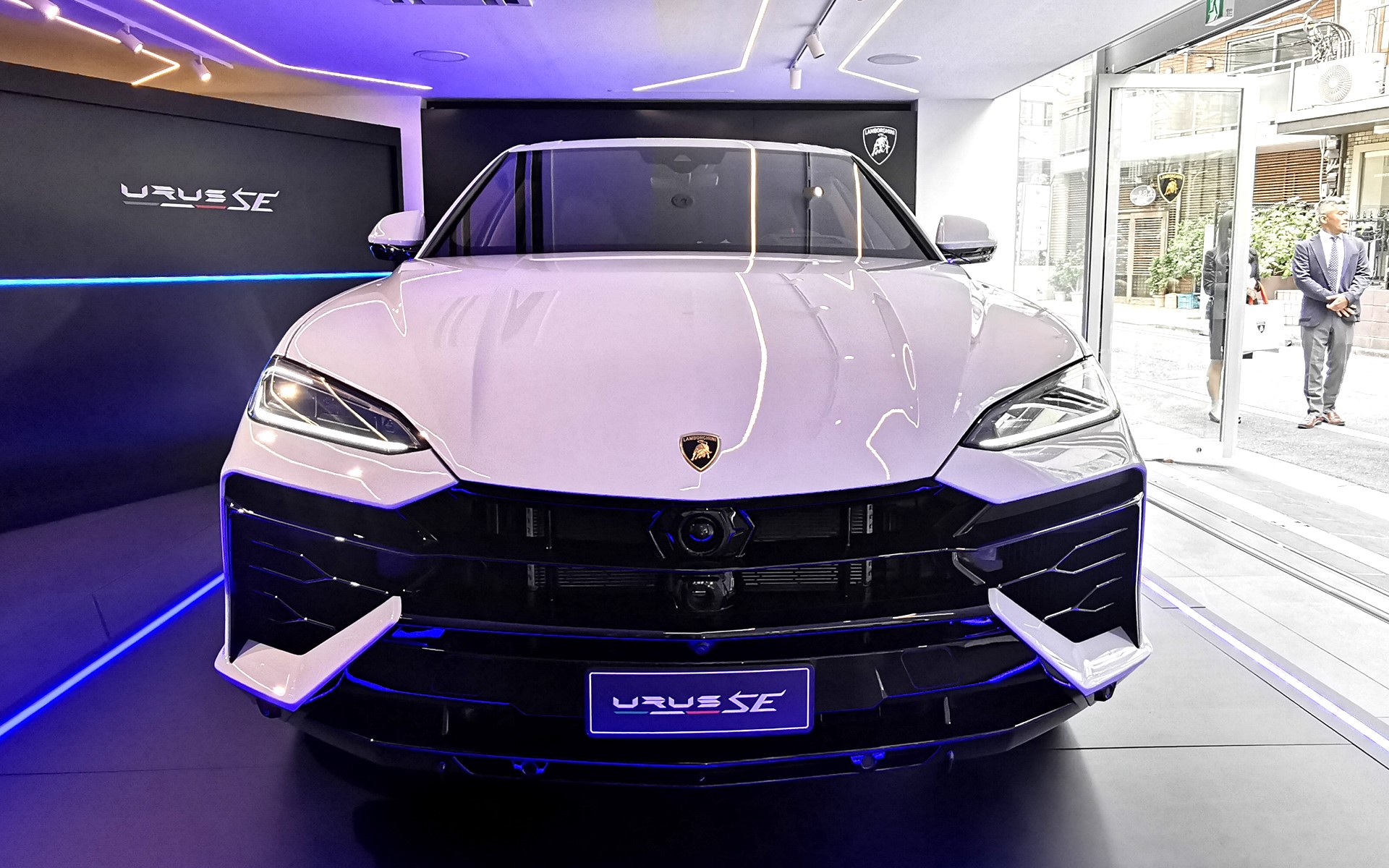 ボディサイズは5123×2181×1638mm（全長×全幅×全高）全幅はミラーを含む。ホイールベースは3003mm