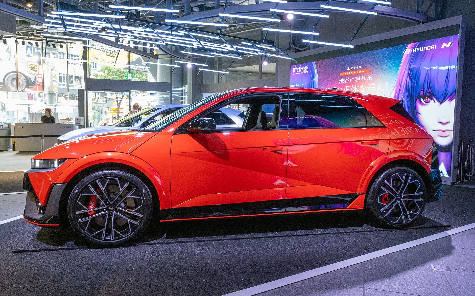 アイオニック 5 Nは高性能デュアル駆動モーターを搭載。前輪166kWと後輪282kWの計458kWが標準。N Grin Boostを使用すると前輪175kWと後輪303kWの合計478kWを発生する