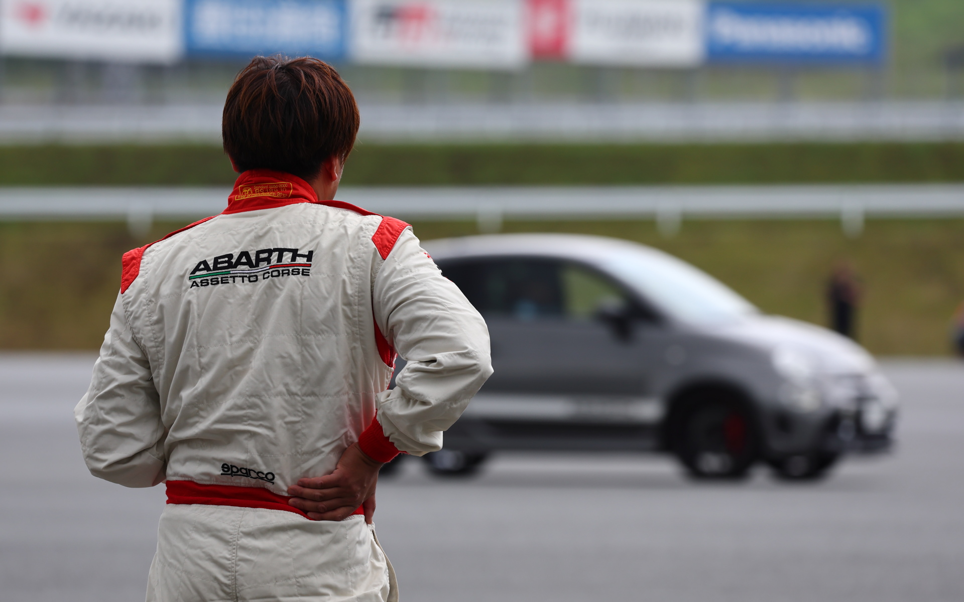 フル加速をしてからのフルブレーキ。サーキット走行経験者だからか、インストラクター陣からは「いいねぇー」「素晴らしい」の声がかかる