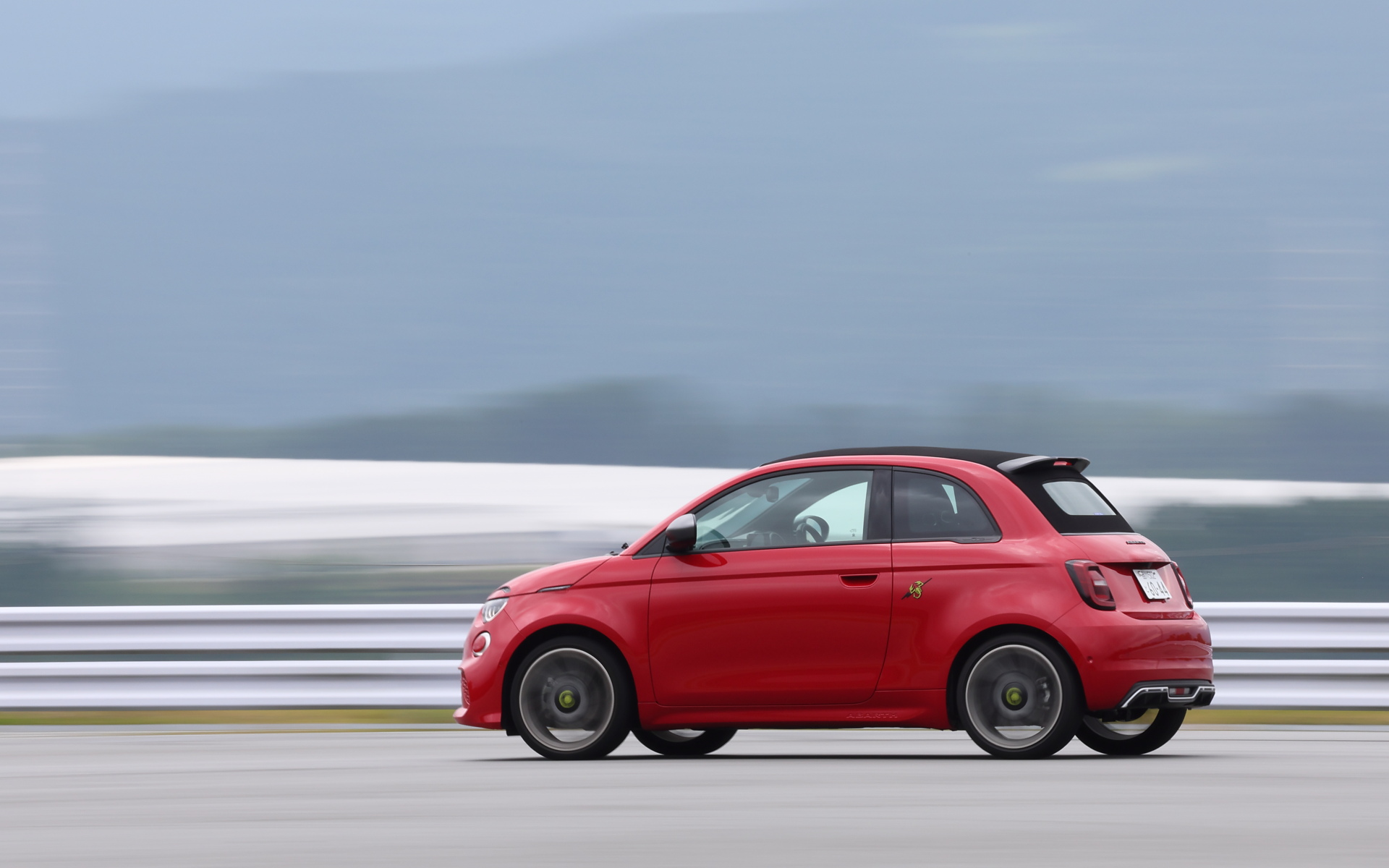 アバルトが作る最新EVの体験もできた