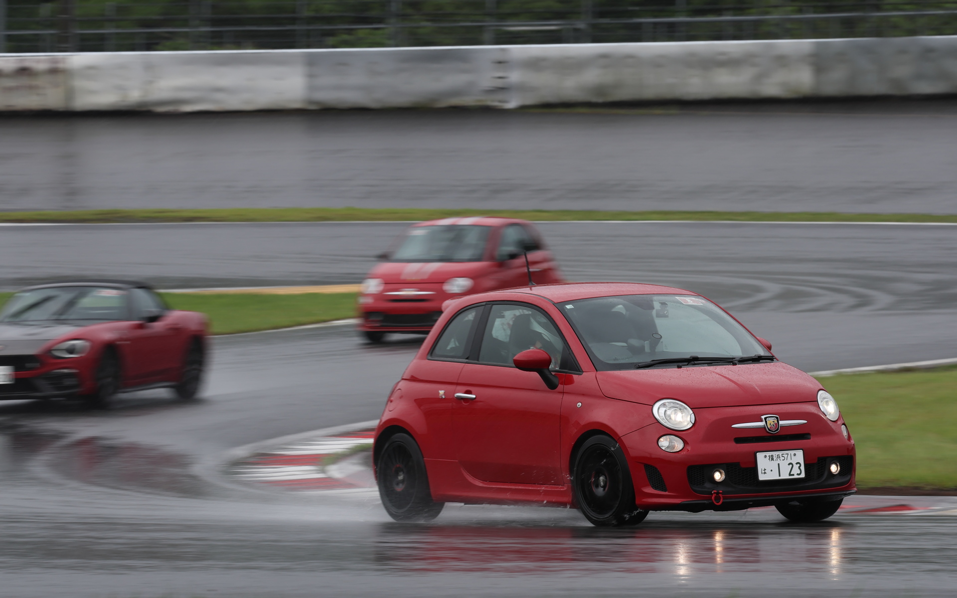 TECNICOクラスは先導走行と同乗走行のあとにフリー走行の時間が設けられているが、フリー走行開始後に雨脚が強まってしまった