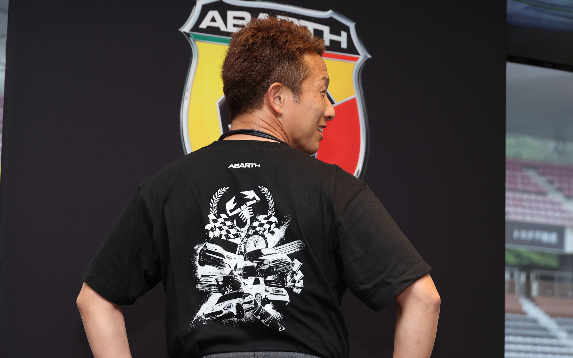 この日のためにデザインされたTシャツが参加者全員にプレゼントされた