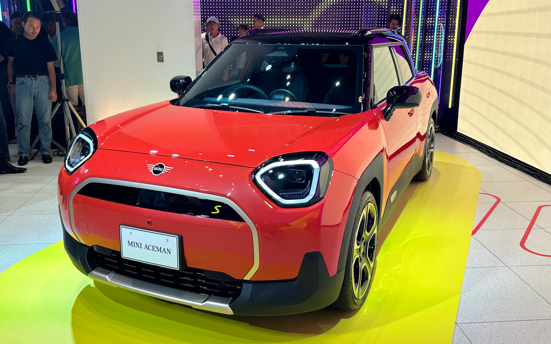 最大1005リッターまで拡張可能なラゲッジ・スペース