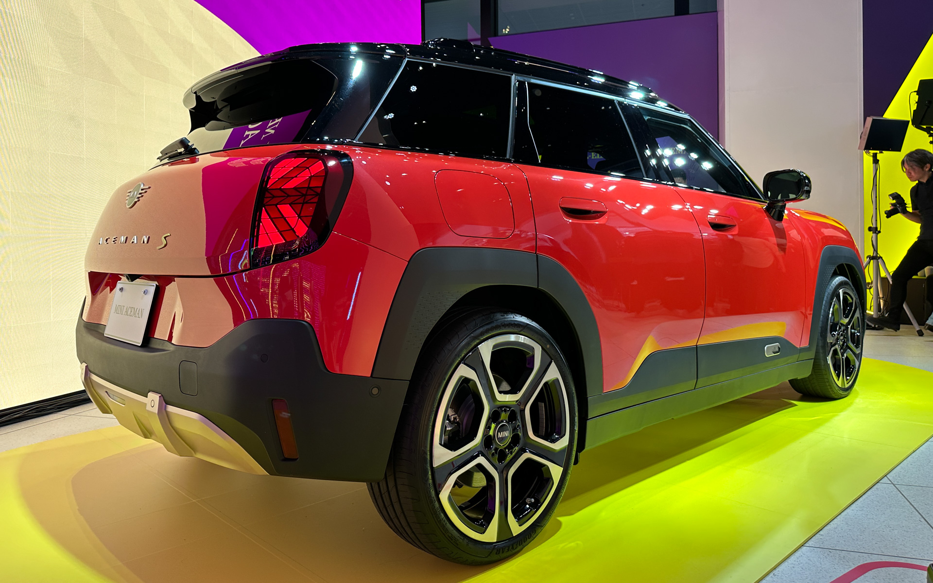 最大1005リッターまで拡張可能なラゲッジ・スペース