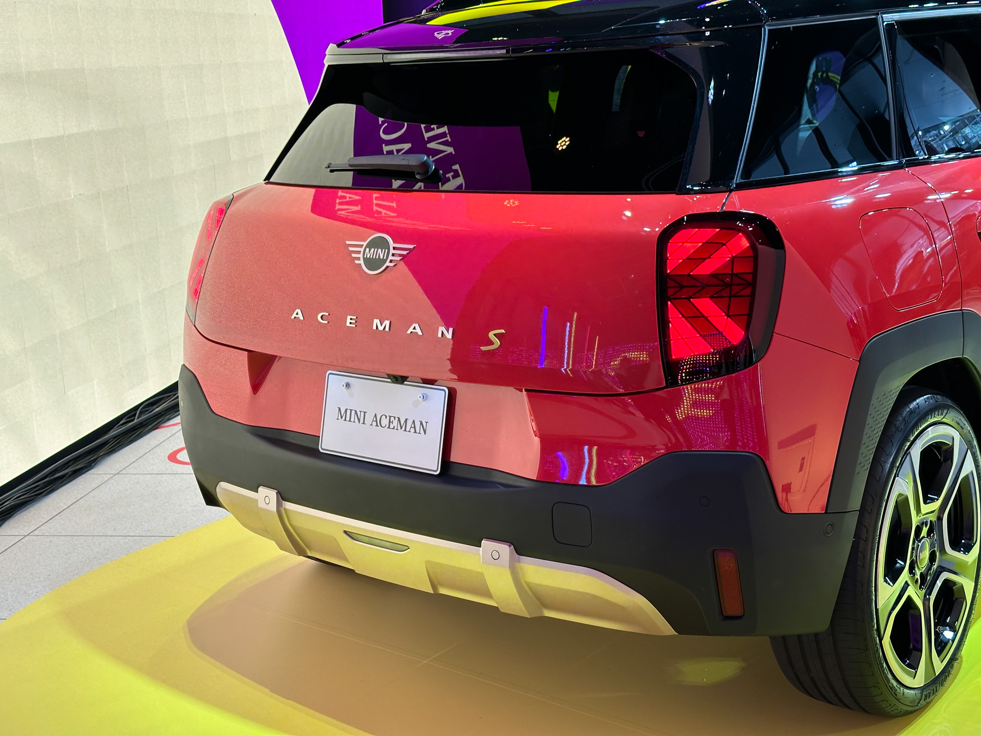 最大1005リッターまで拡張可能なラゲッジ・スペース