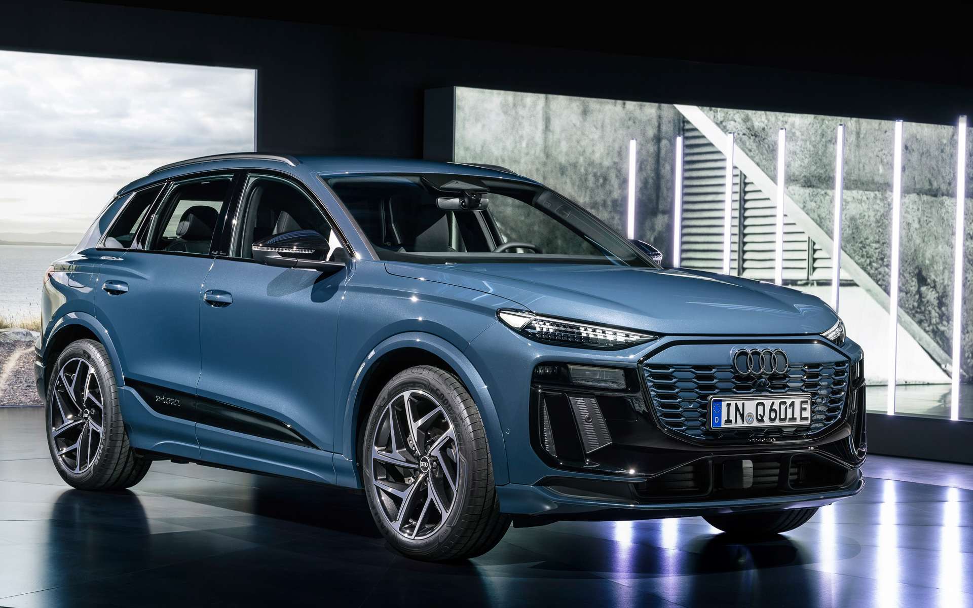 アウディの新型バッテリEVモデル「Q6 e-tron」