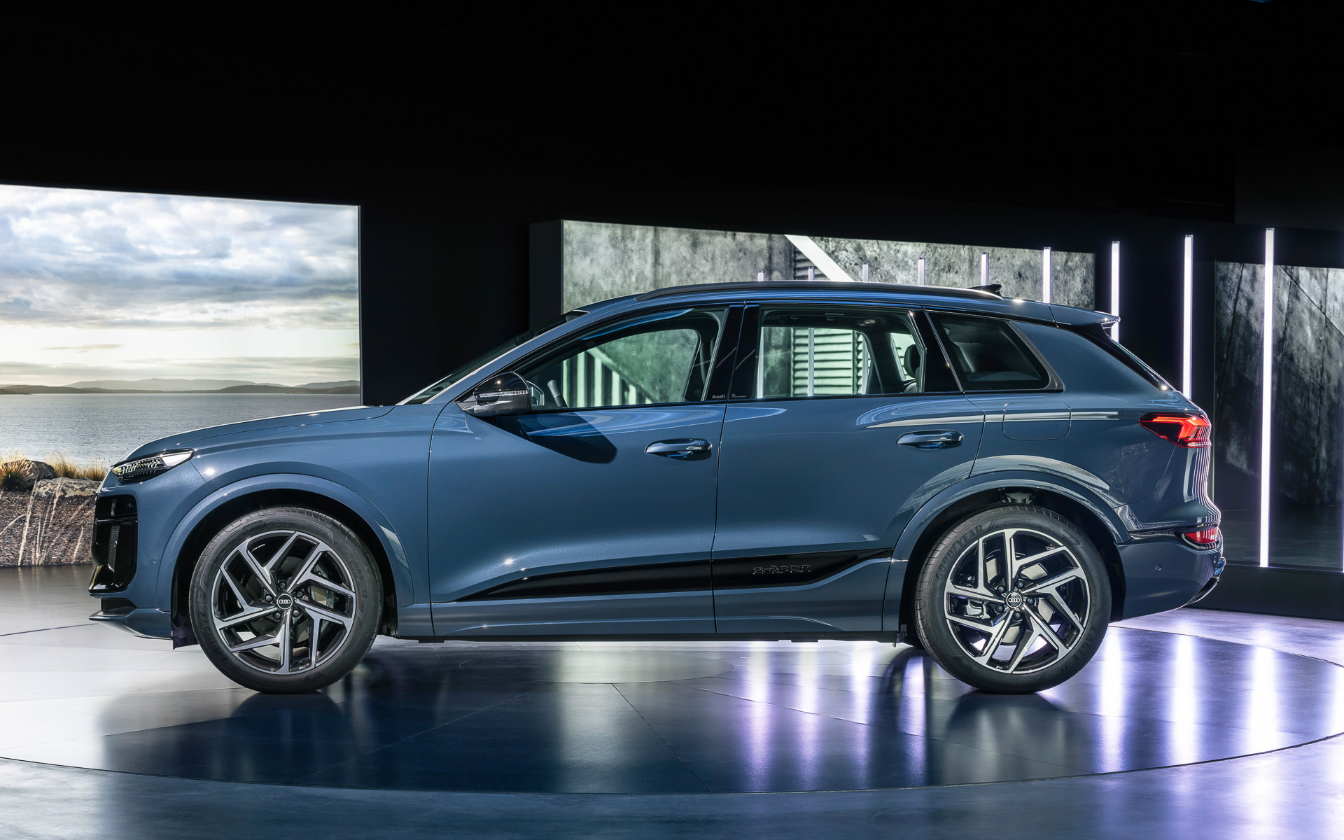 新型バッテリEVモデル「Q6 e-tron」