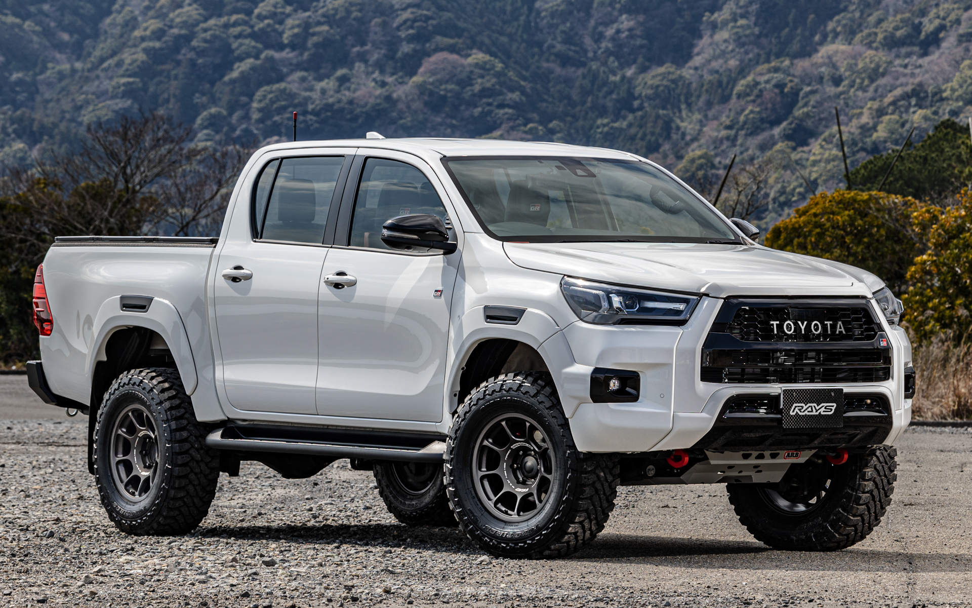 レイズが最強の4×4ホイールを目指した「ZE40X」を発売した