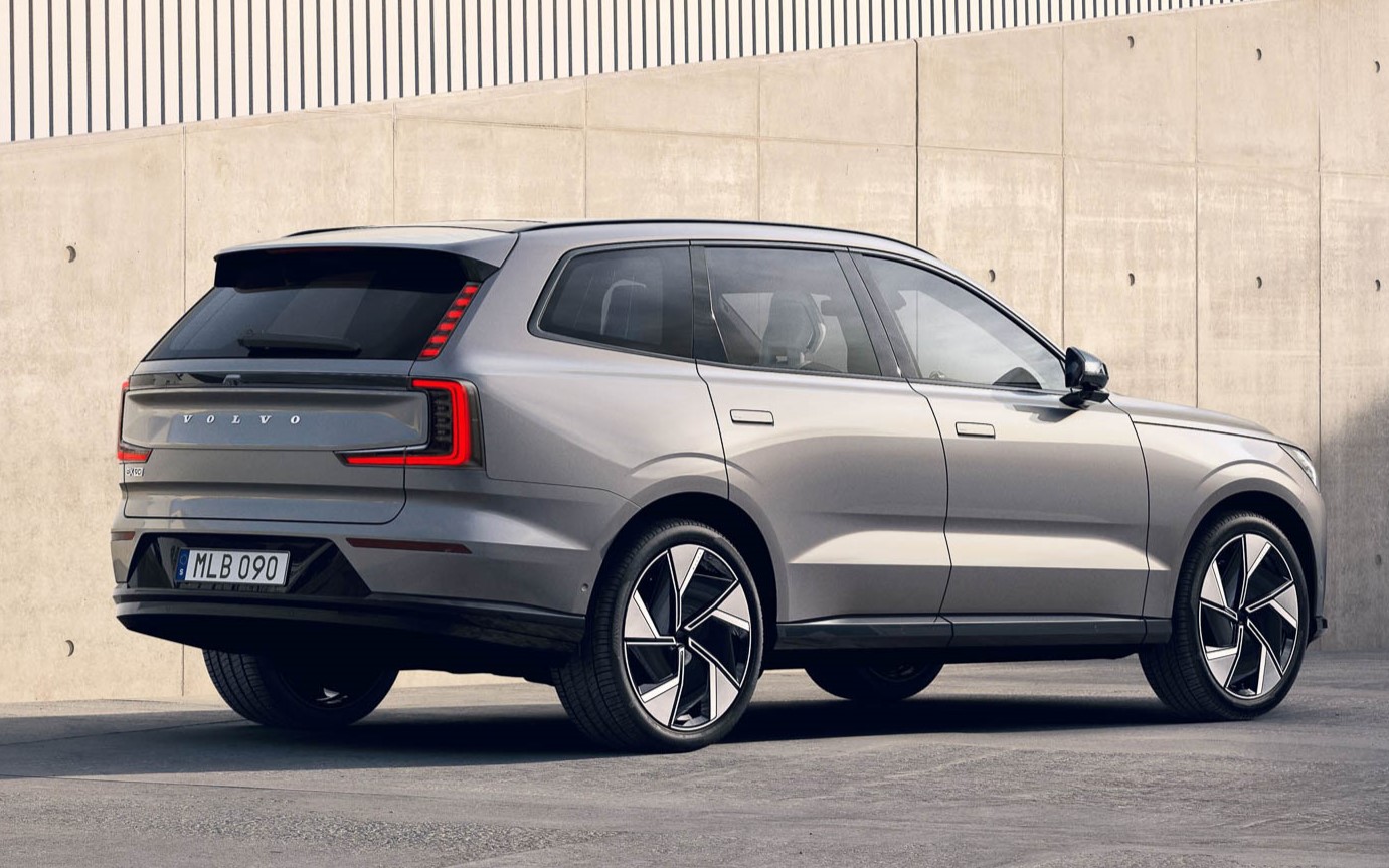 新型バッテリEV「EX90」