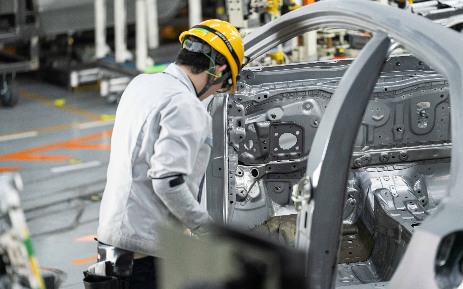 ホワイトボディの溶接検査