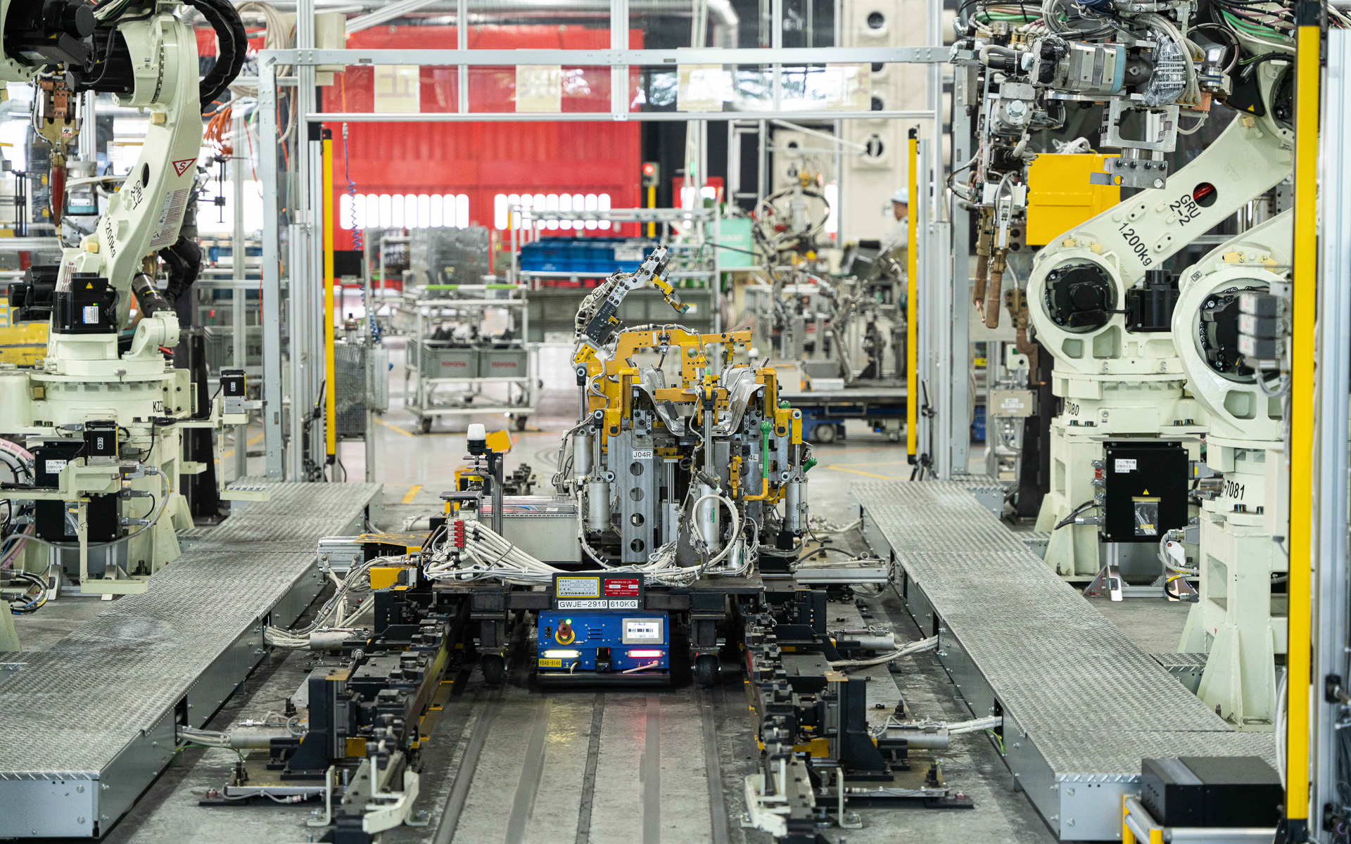 溶接セルにAGVが収まったところ