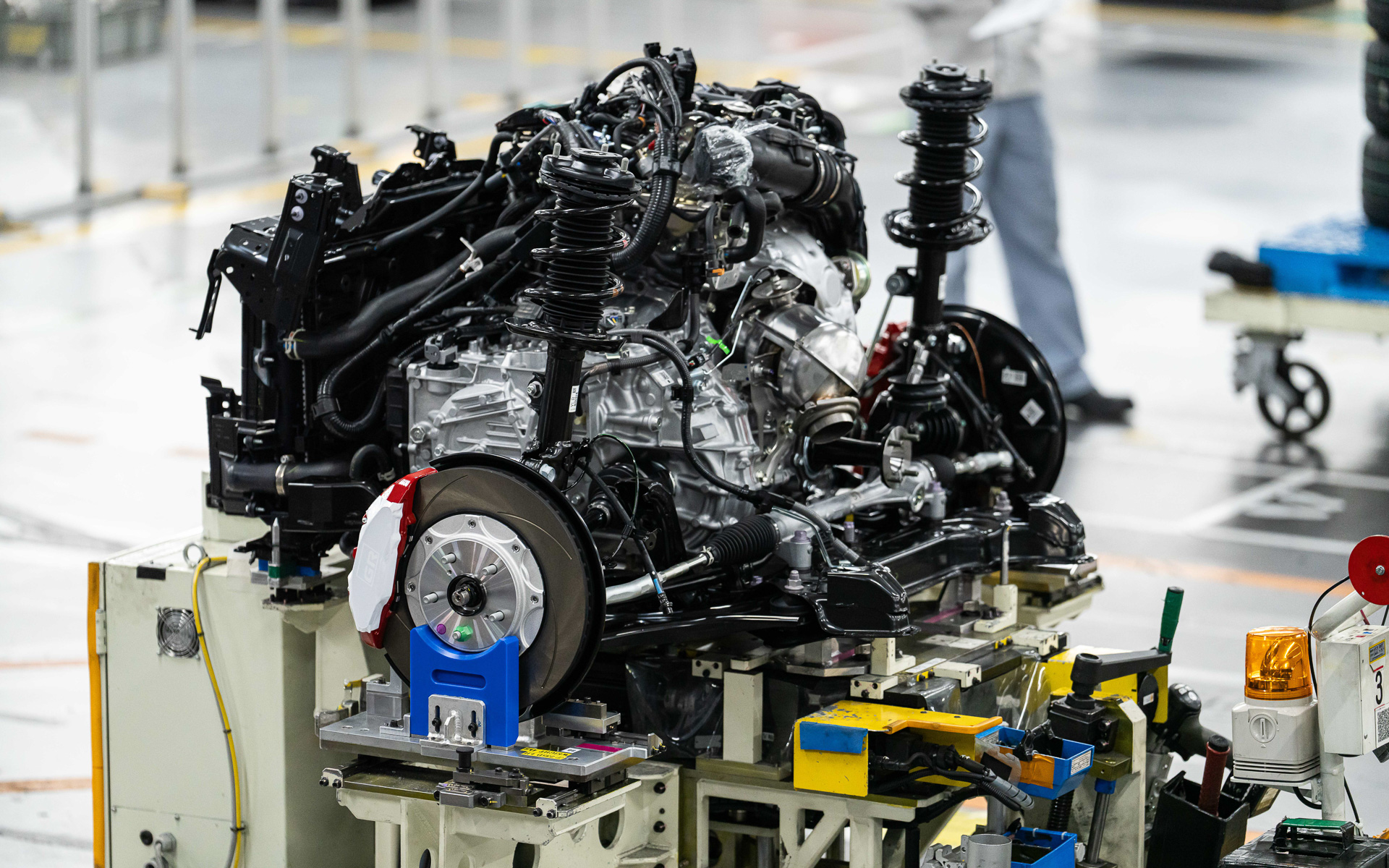 エンジンユニット。この下にはAGVがある