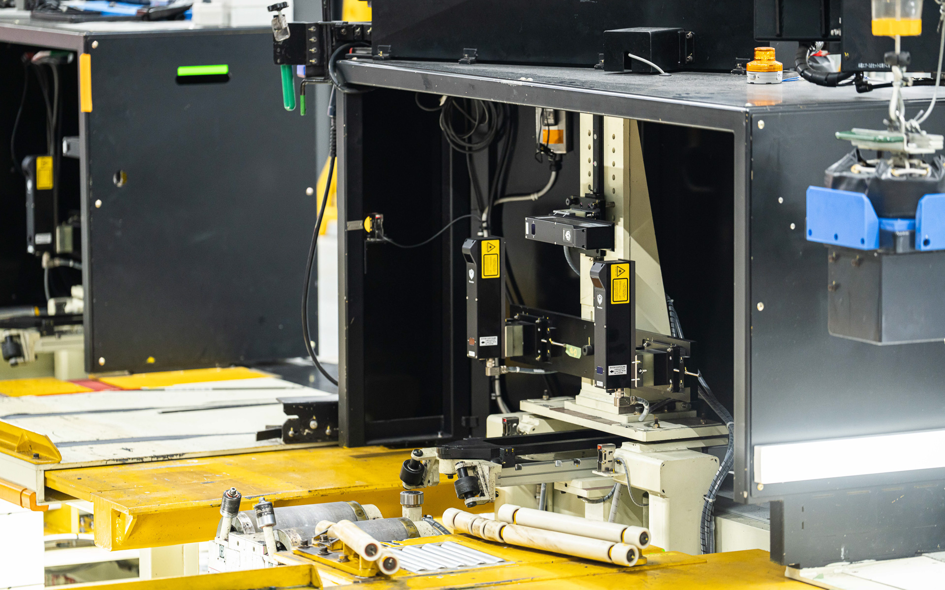 レーザーによる計測が行なわれる