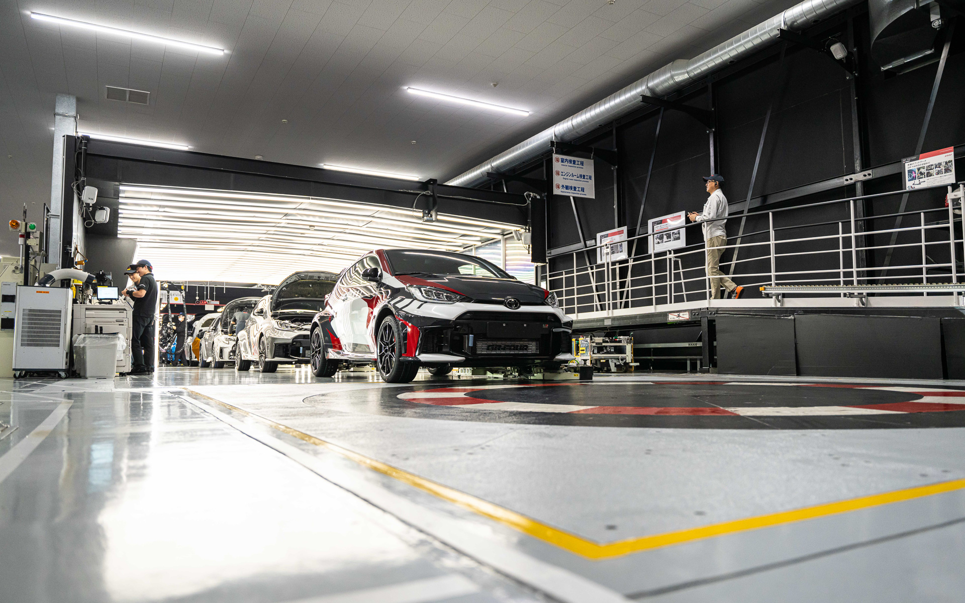 引き込みラインに戻るAGVが分かるだろうか？