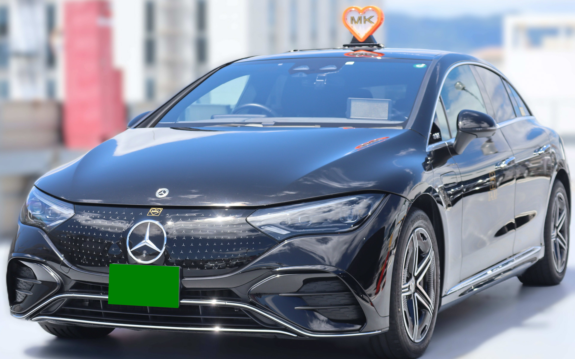 MKタクシーにメルセデス・ベンツのバッテリEVモデル「EQE」が導入された