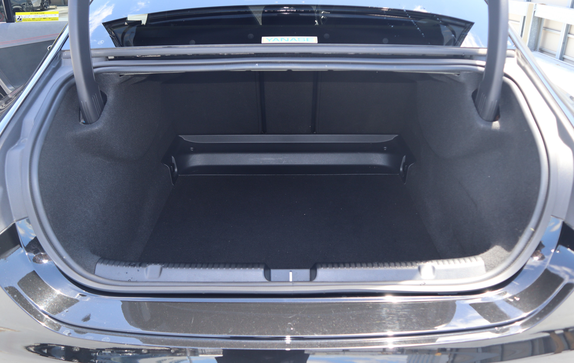 ラゲッジルーム容量は450L