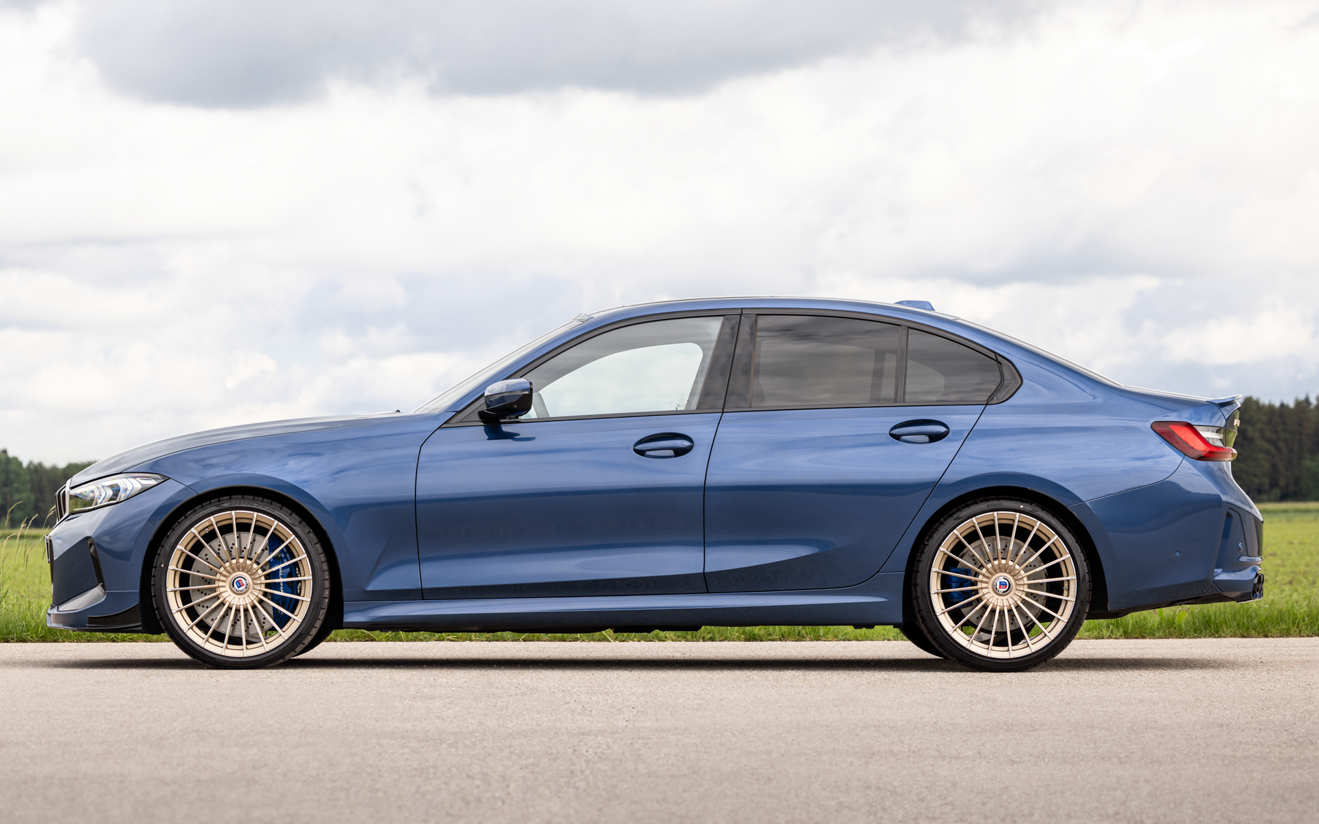 アルピナ・オリジナル20インチ鍛造ホイールを標準装備