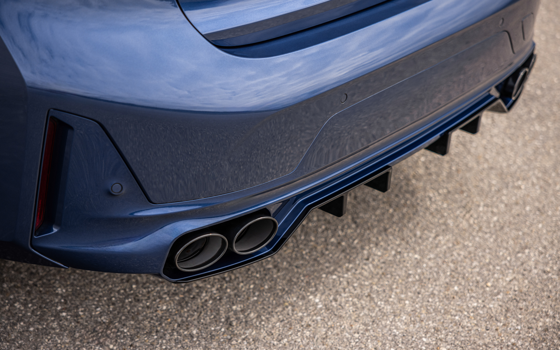 リアディフューザーとテールパイプをブラック仕上げで統一