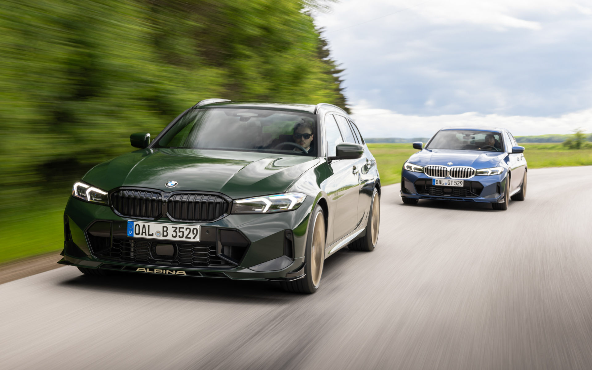 BMW ALPINA B3 GT Touring（前）とBMW ALPINA B3 GT Limousine（後）の先行予約が始まった
