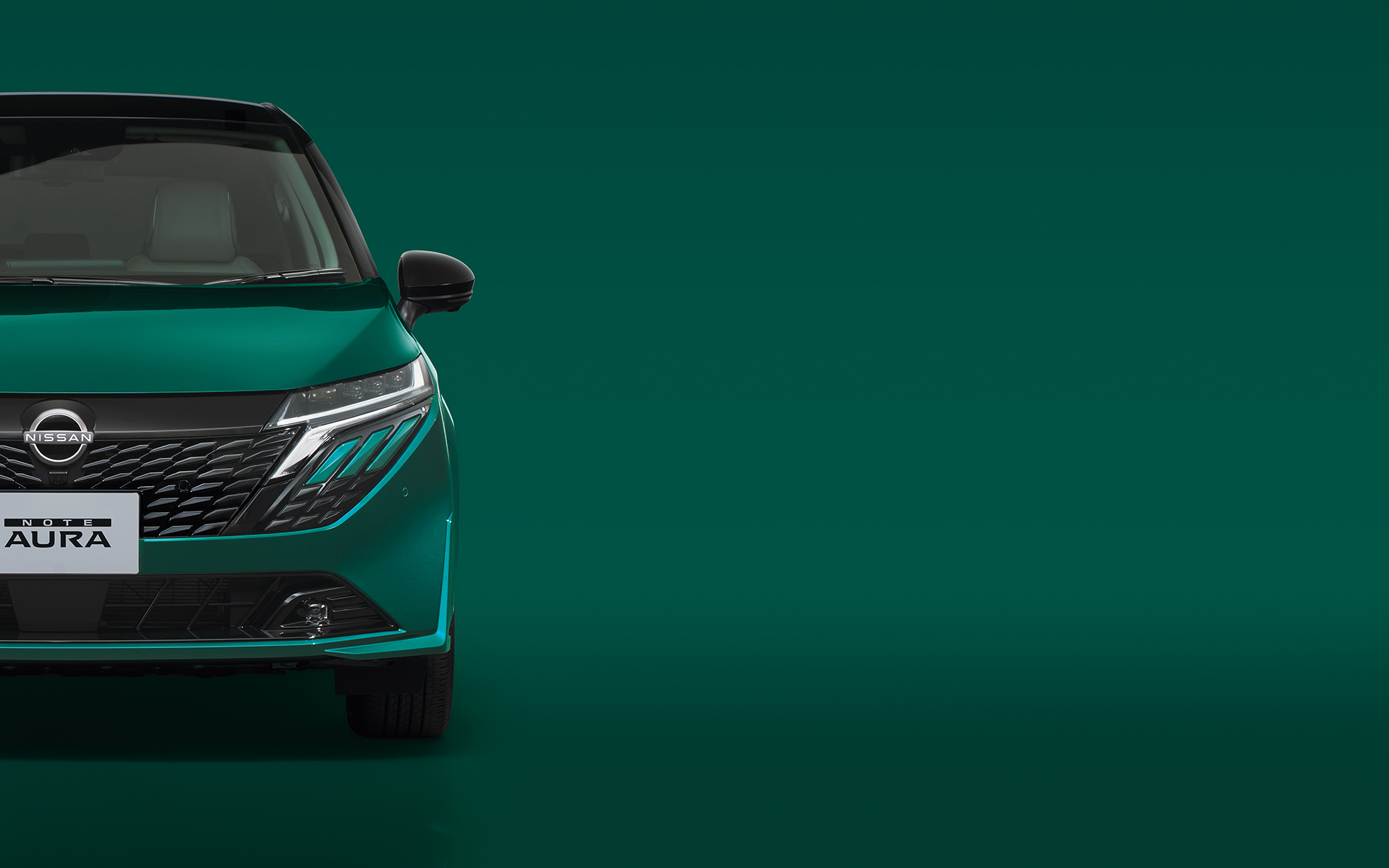 マイナーチェンジではフロントグリルに新時代のデジタルVモーションを採用したほか、新デザインの17インチホイールを採用。ボディカラーに新色「フォレストグリーン」をラインアップ